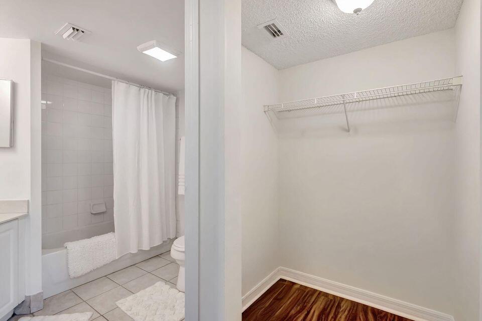 GRAND VIEW AT CRESTWOOD CONDO - Residential Lease