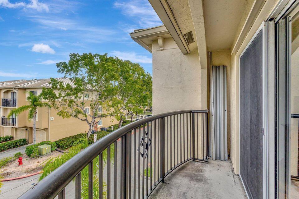 GRAND VIEW AT CRESTWOOD CONDO - Residential Lease