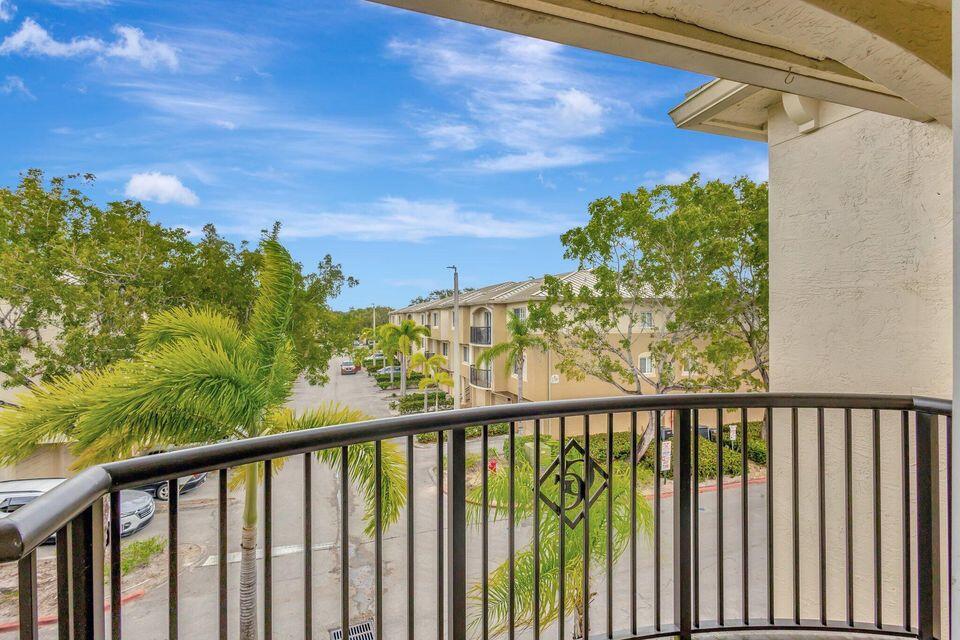GRAND VIEW AT CRESTWOOD CONDO - Residential Lease