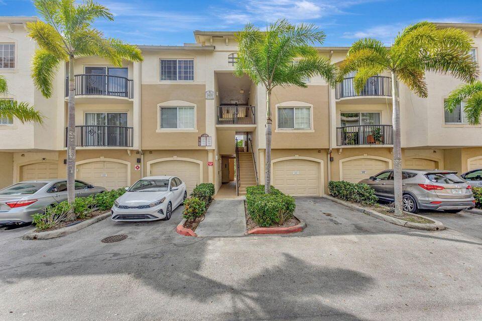 GRAND VIEW AT CRESTWOOD CONDO - Residential Lease