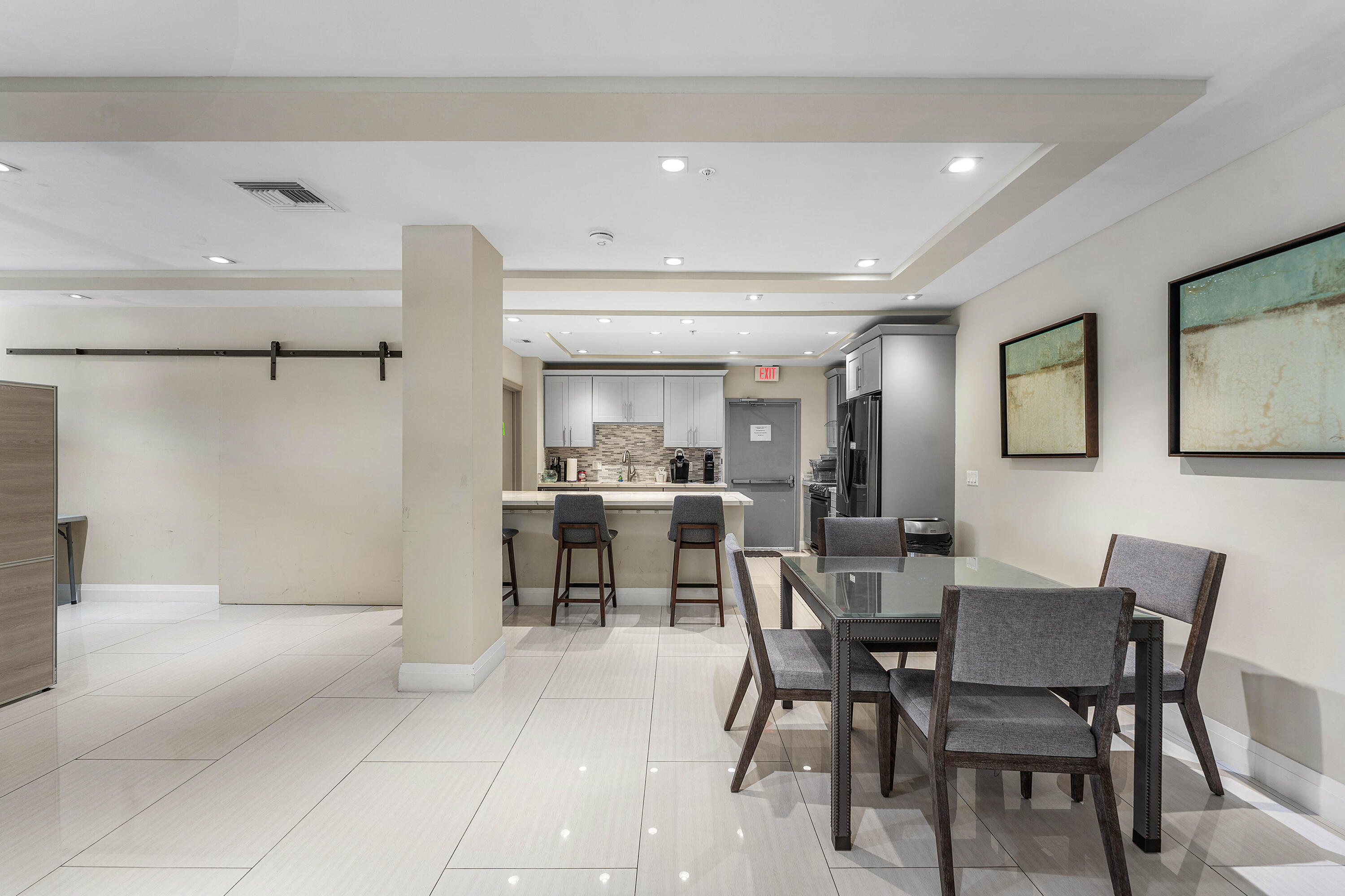 REGENCY HIGHLAND CLUB CONDO - Residential Lease