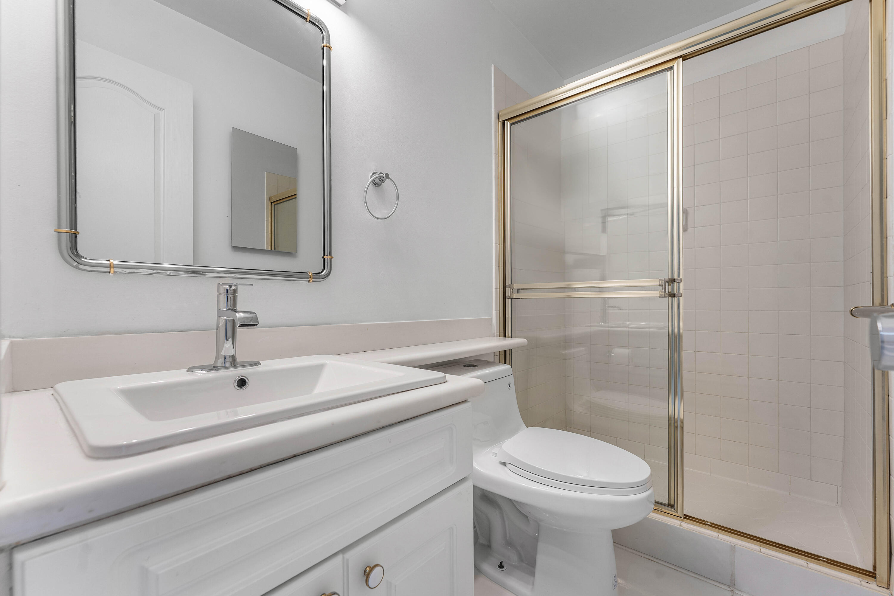 REGENCY HIGHLAND CLUB CONDO - Residential Lease