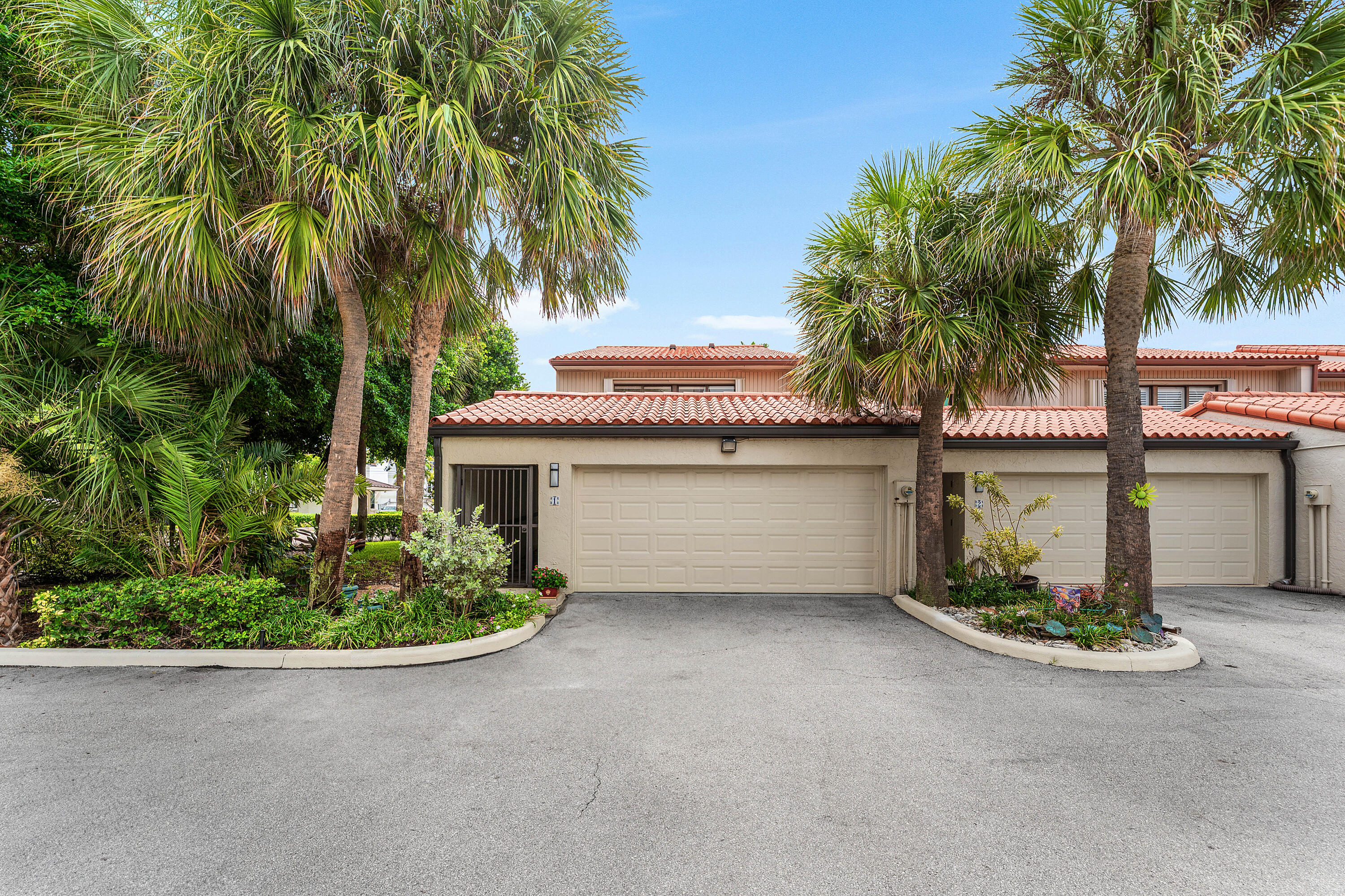 REGENCY HIGHLAND CLUB CONDO - Residential Lease
