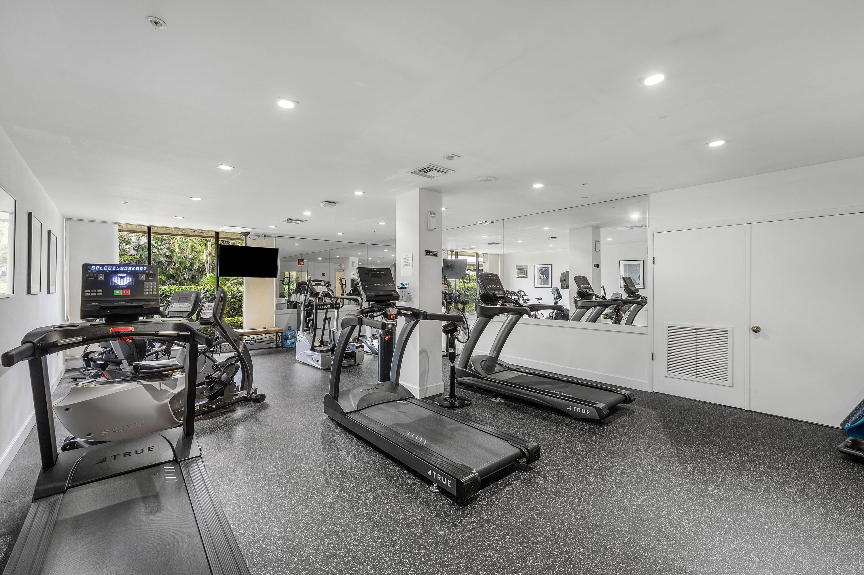 REGENCY HIGHLAND CLUB CONDO - Residential Lease