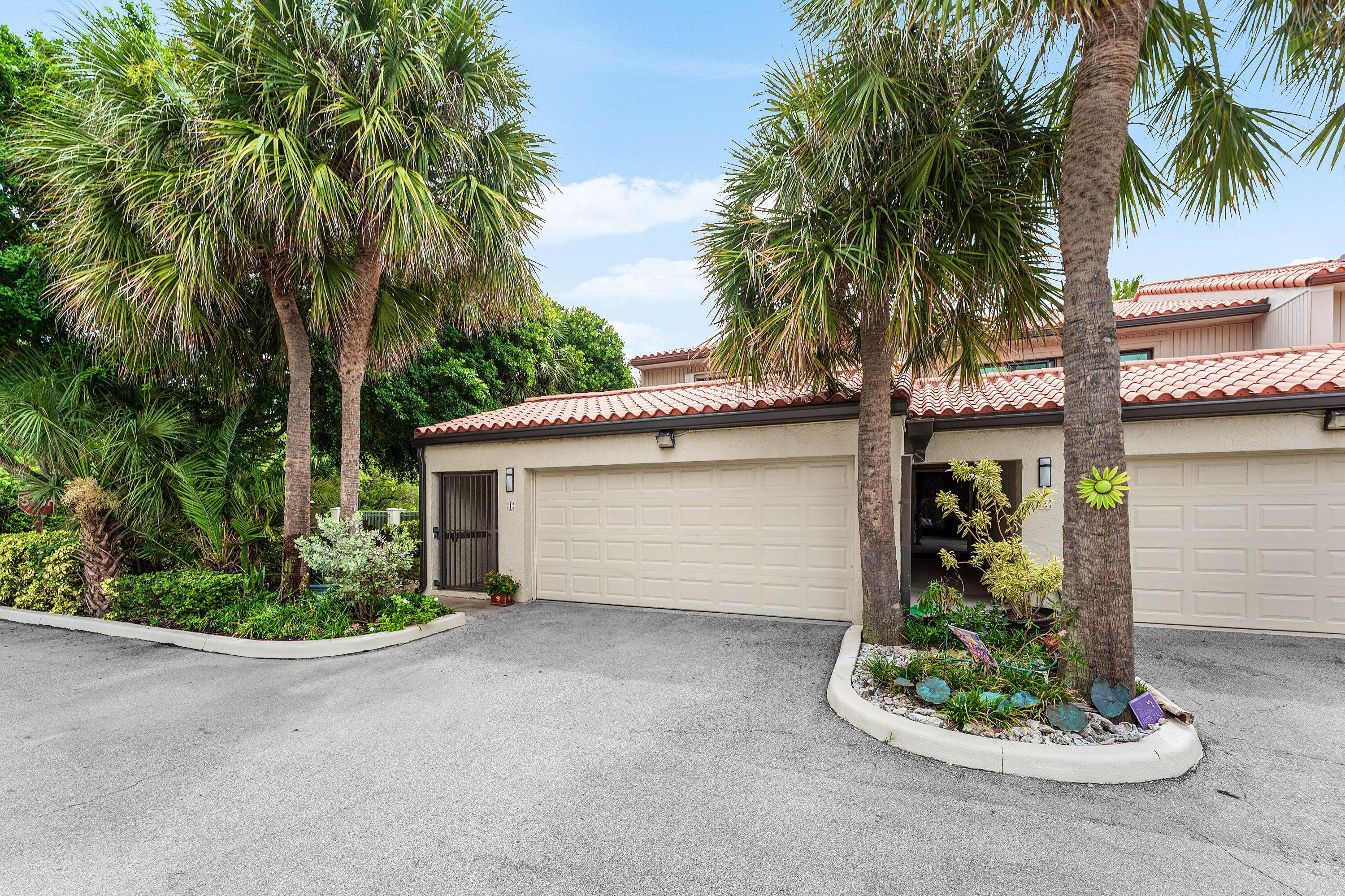 REGENCY HIGHLAND CLUB CONDO - Residential Lease