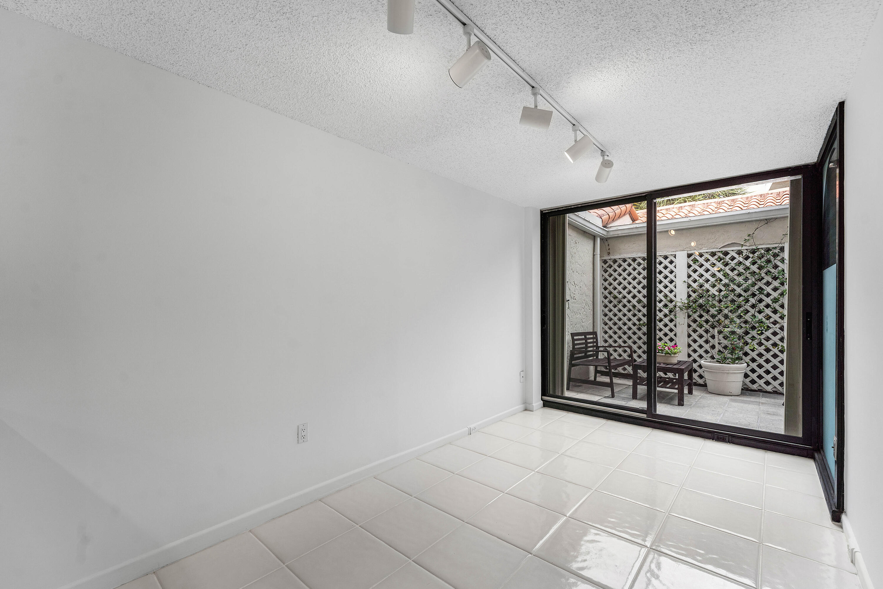 REGENCY HIGHLAND CLUB CONDO - Residential Lease