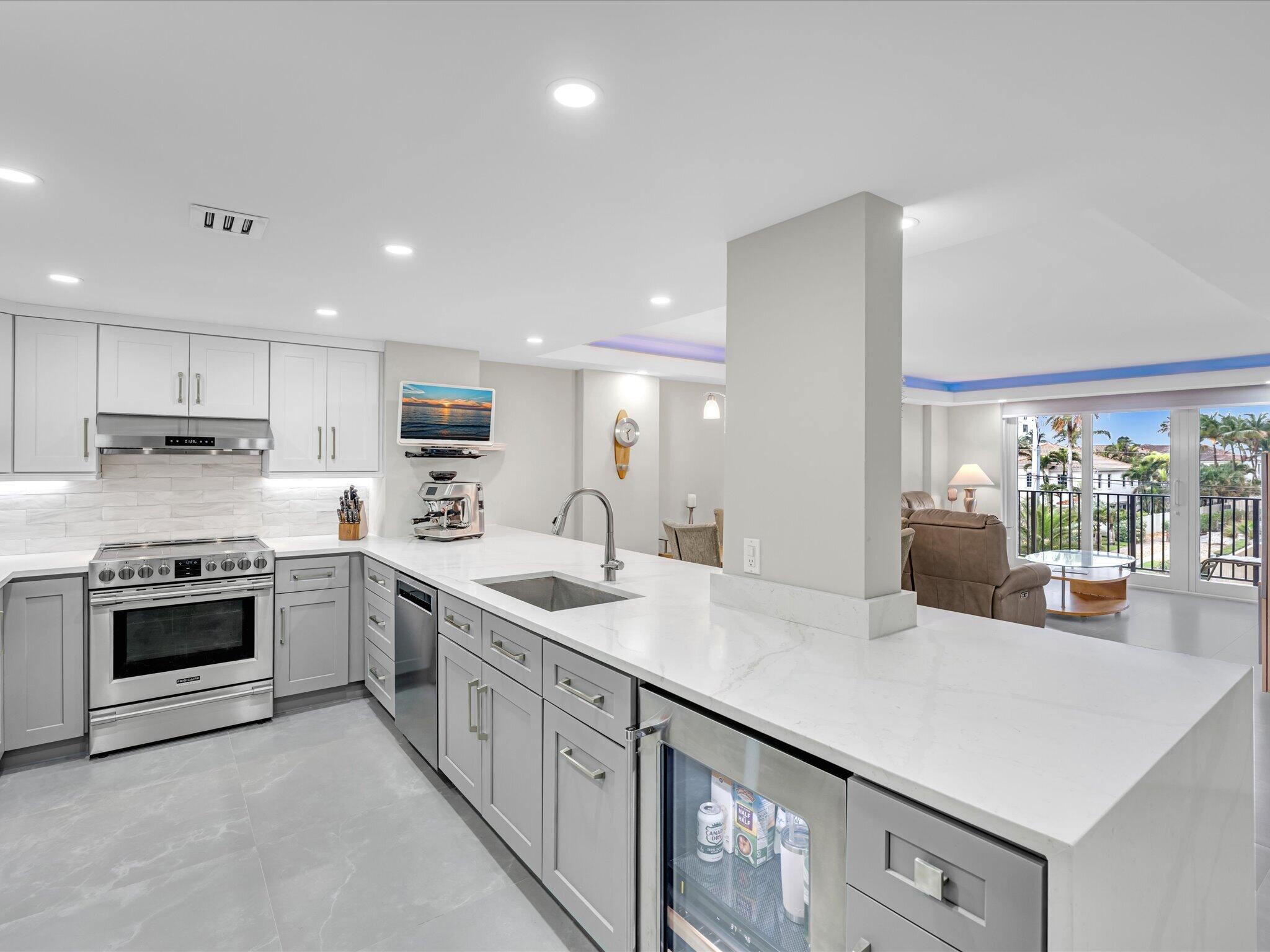 Opal Towers West Condominium - Residential