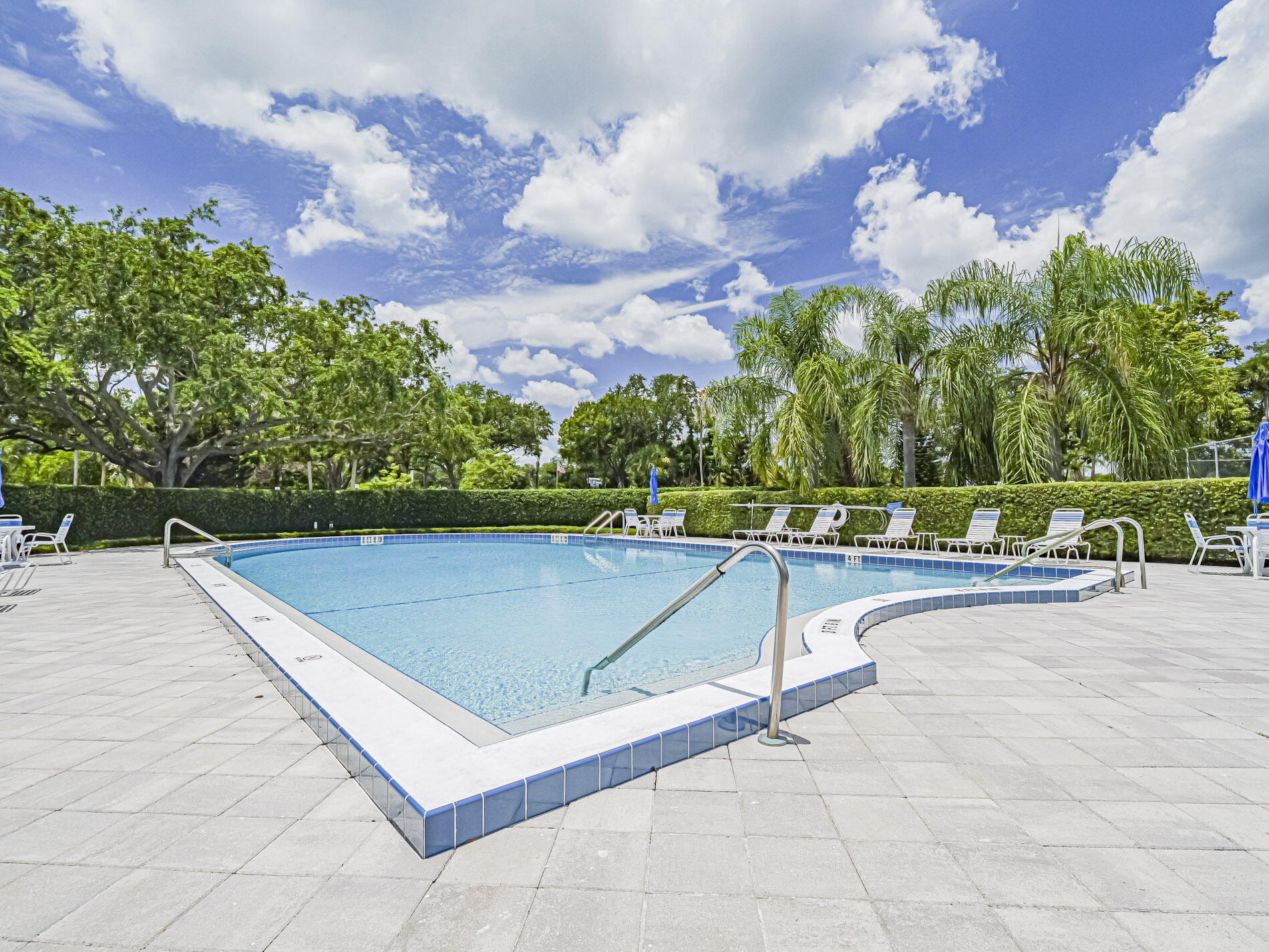 RIVER RUN E CONDO - Residential