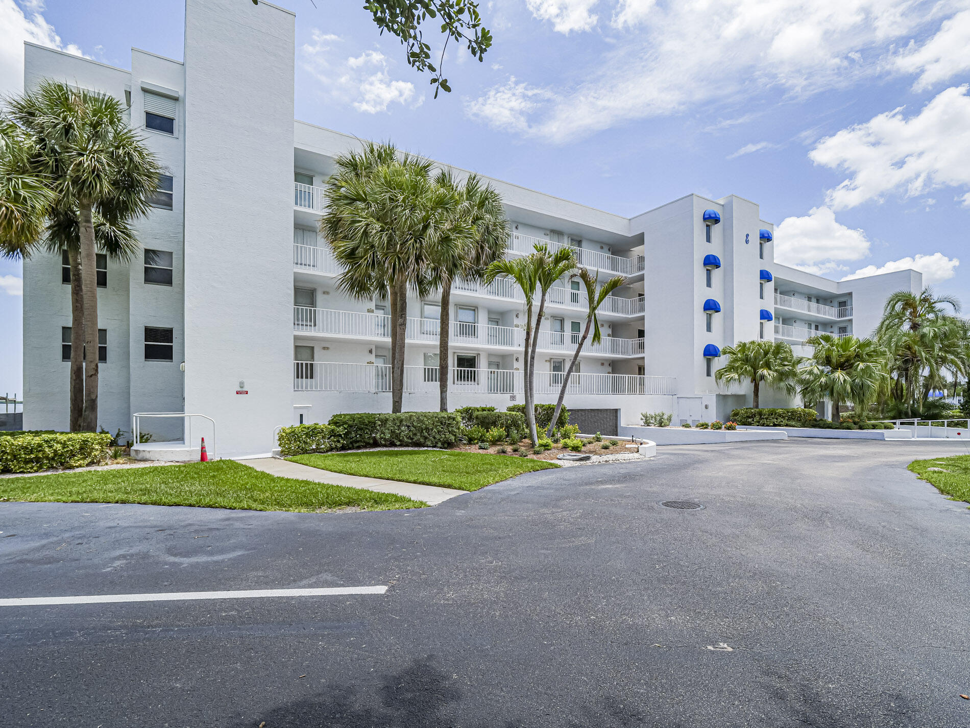 RIVER RUN E CONDO - Residential