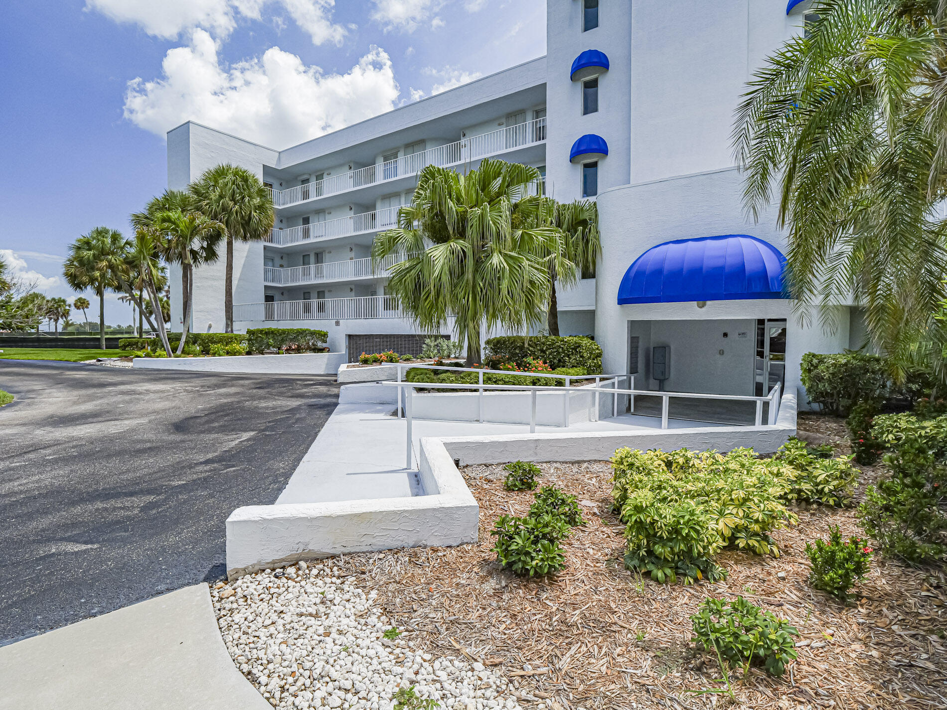 RIVER RUN E CONDO - Residential