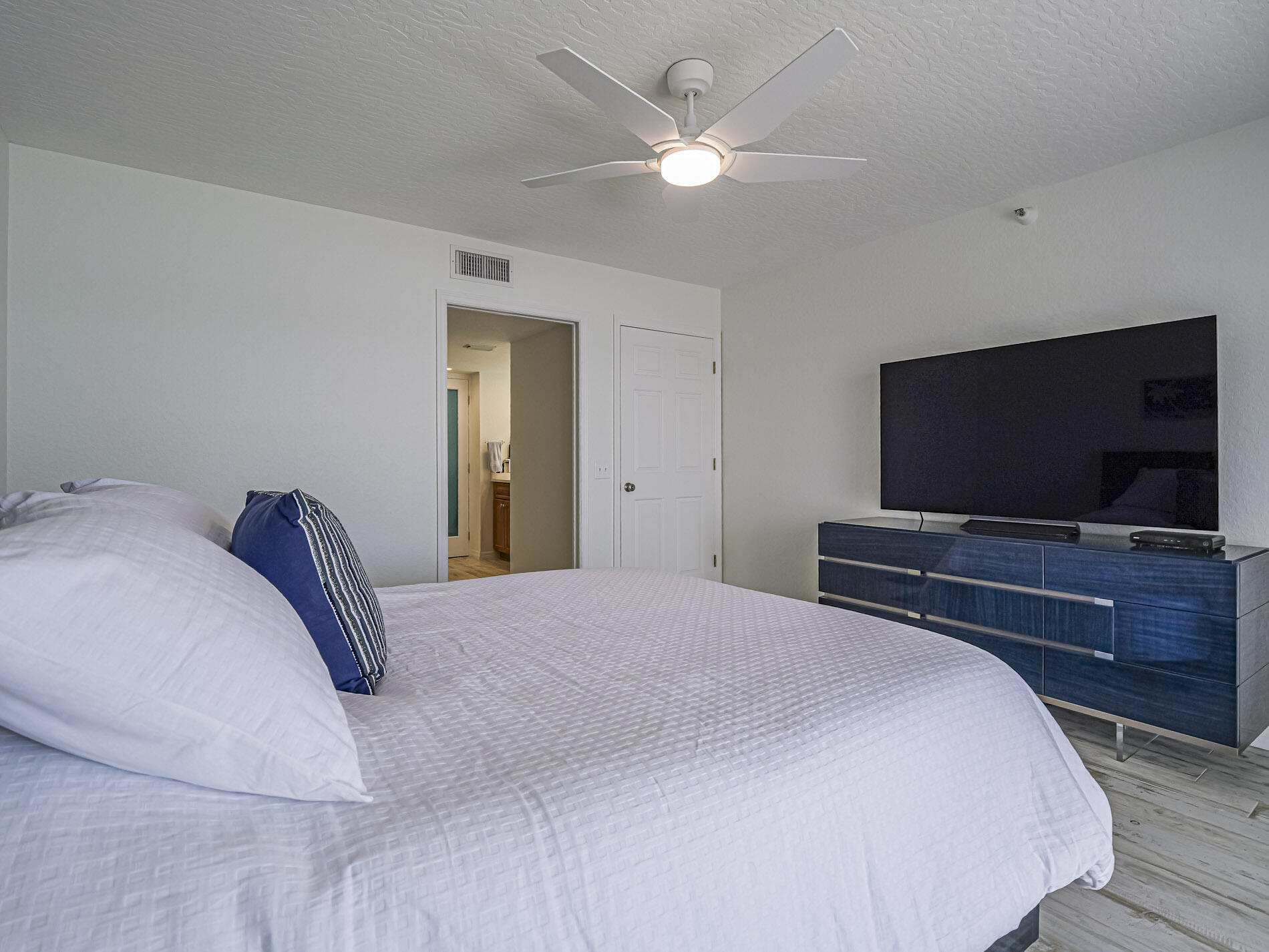 RIVER RUN E CONDO - Residential