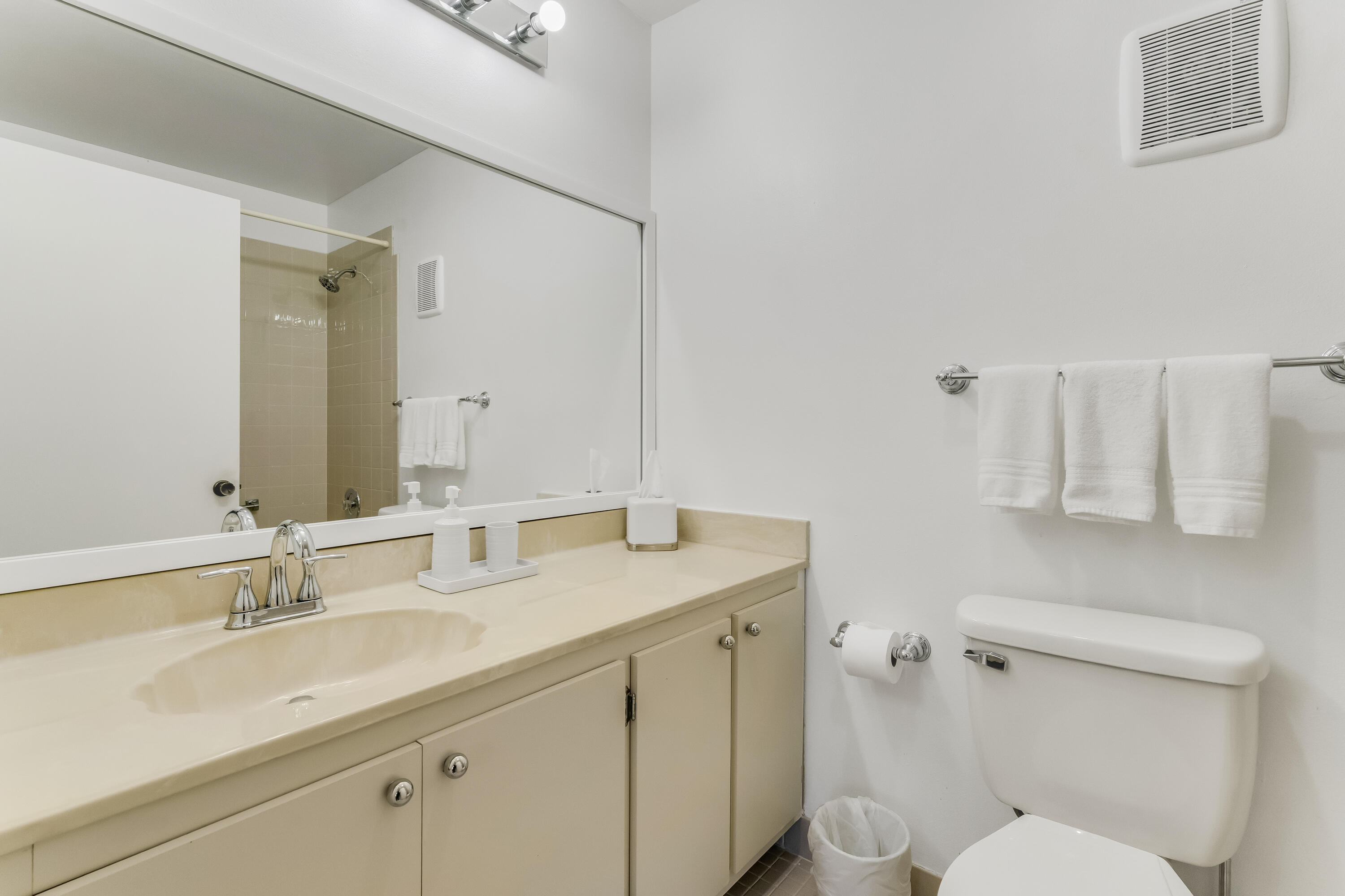 KINGS POINT 8 - Residential