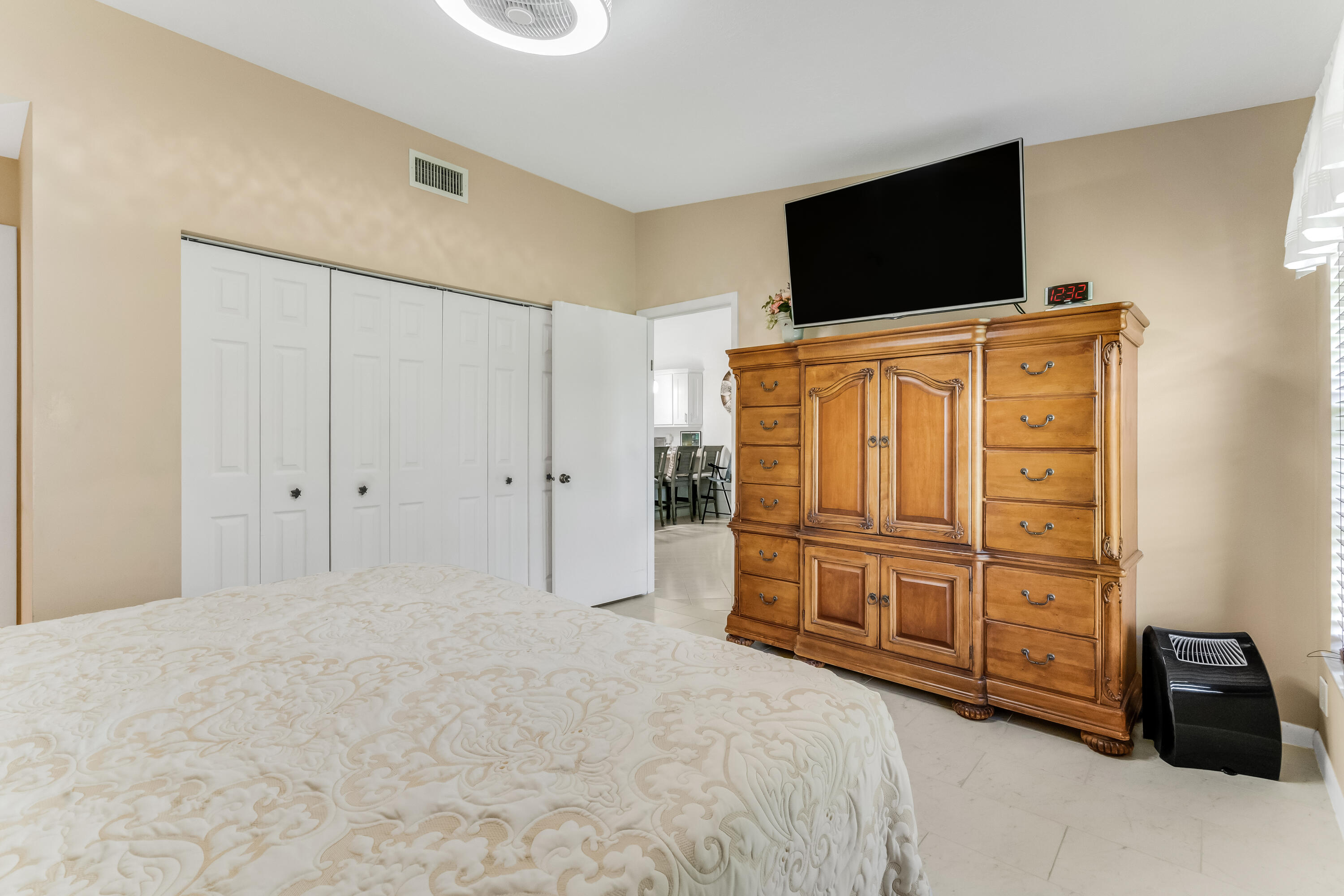 KINGS POINT 8 - Residential