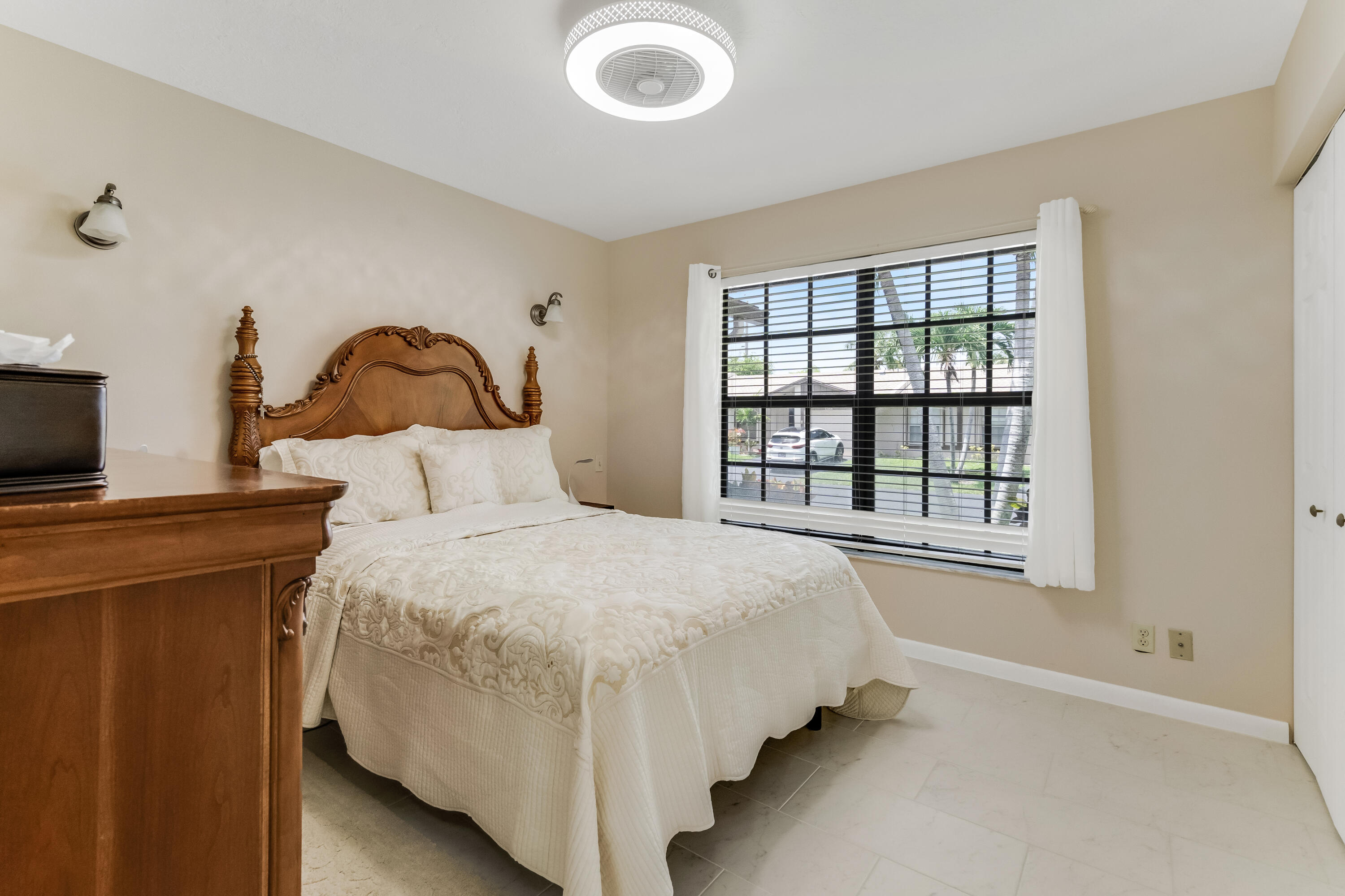 KINGS POINT 8 - Residential