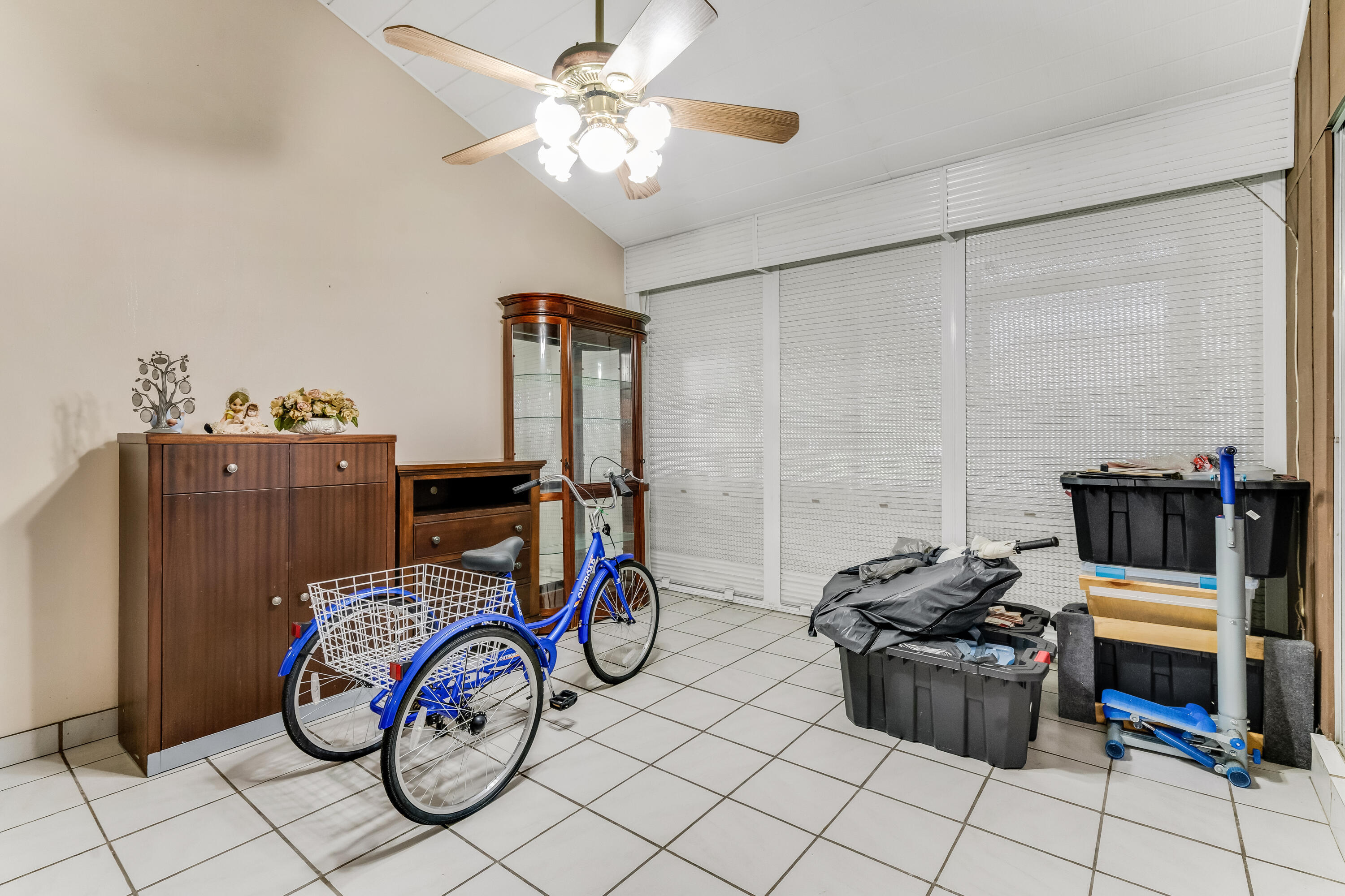 KINGS POINT 8 - Residential