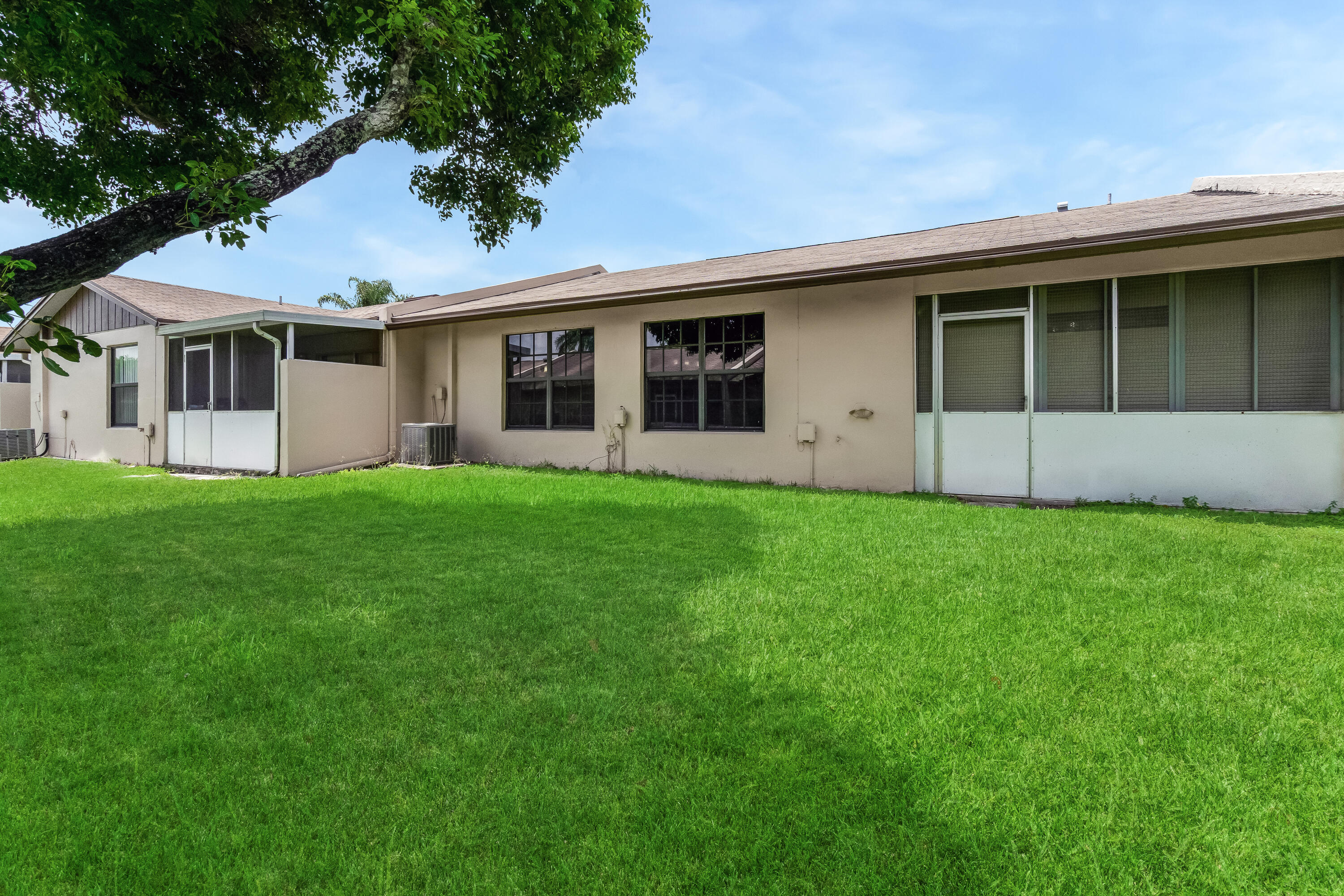 KINGS POINT 8 - Residential