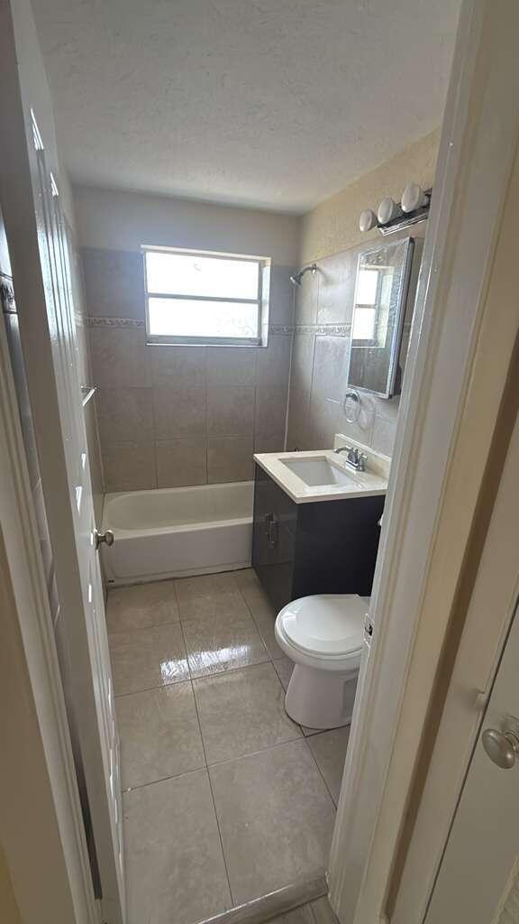 ROSEDALE - Residential Lease