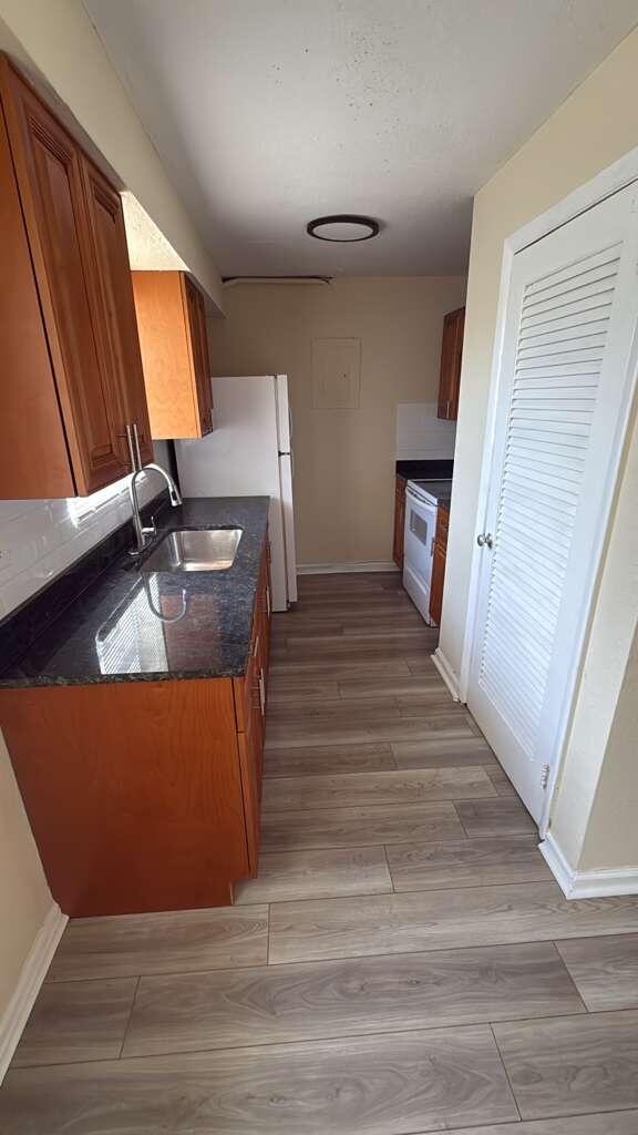 ROSEDALE - Residential Lease