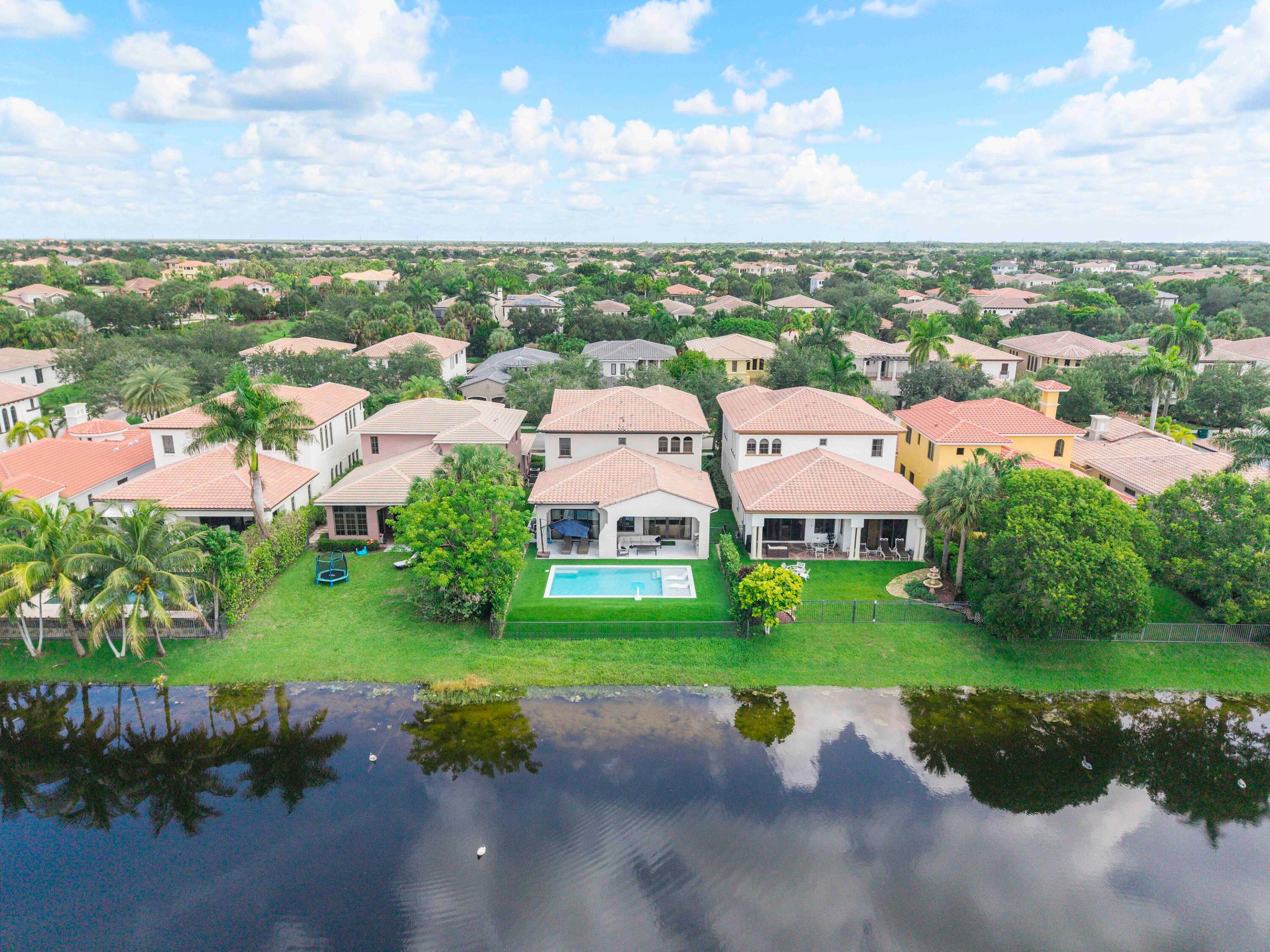 PARKLAND GOLF AND COUNTRY CLUB - Residential