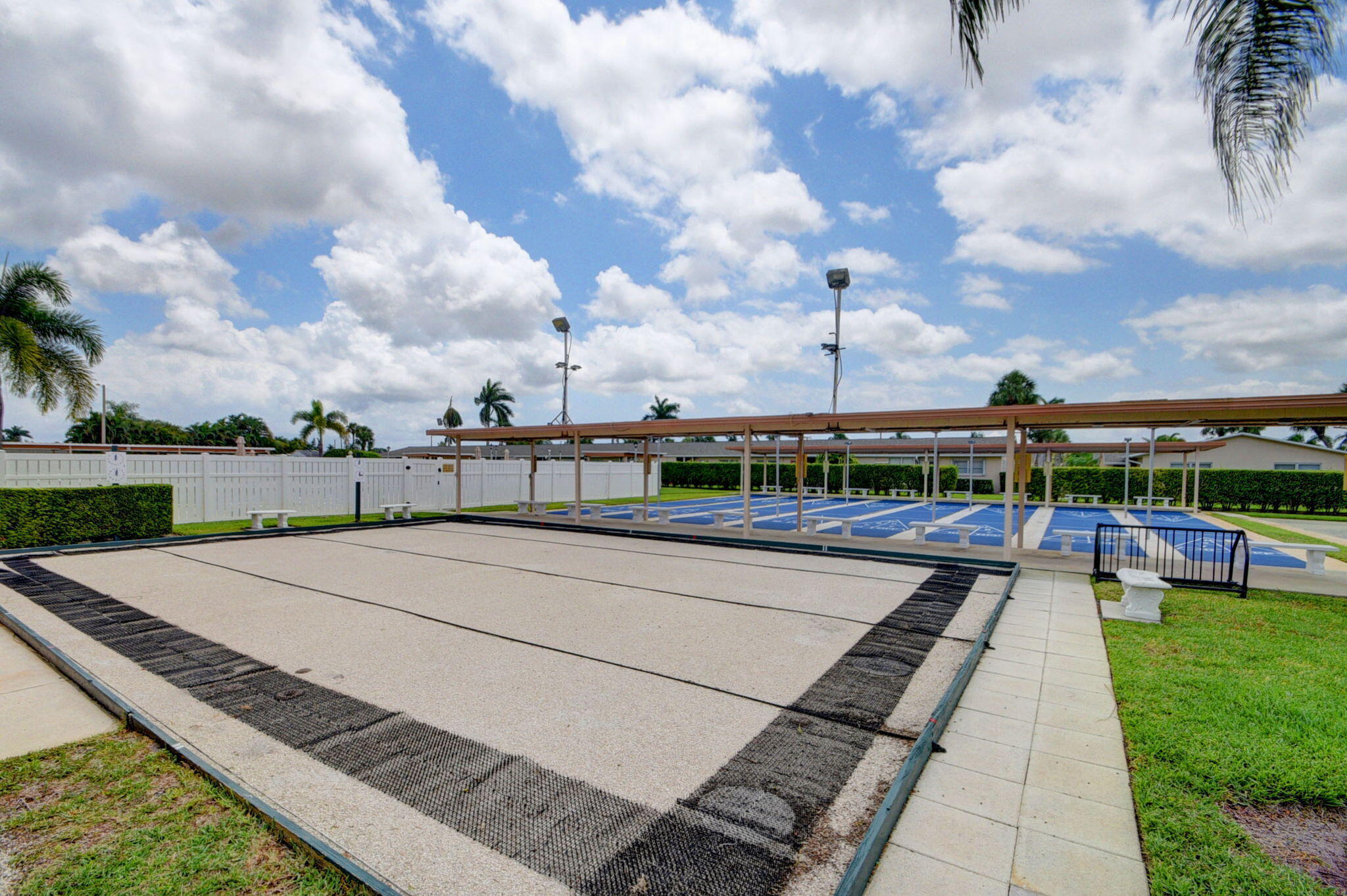 CRESTHAVEN VILLAS  NO 28 - Residential
