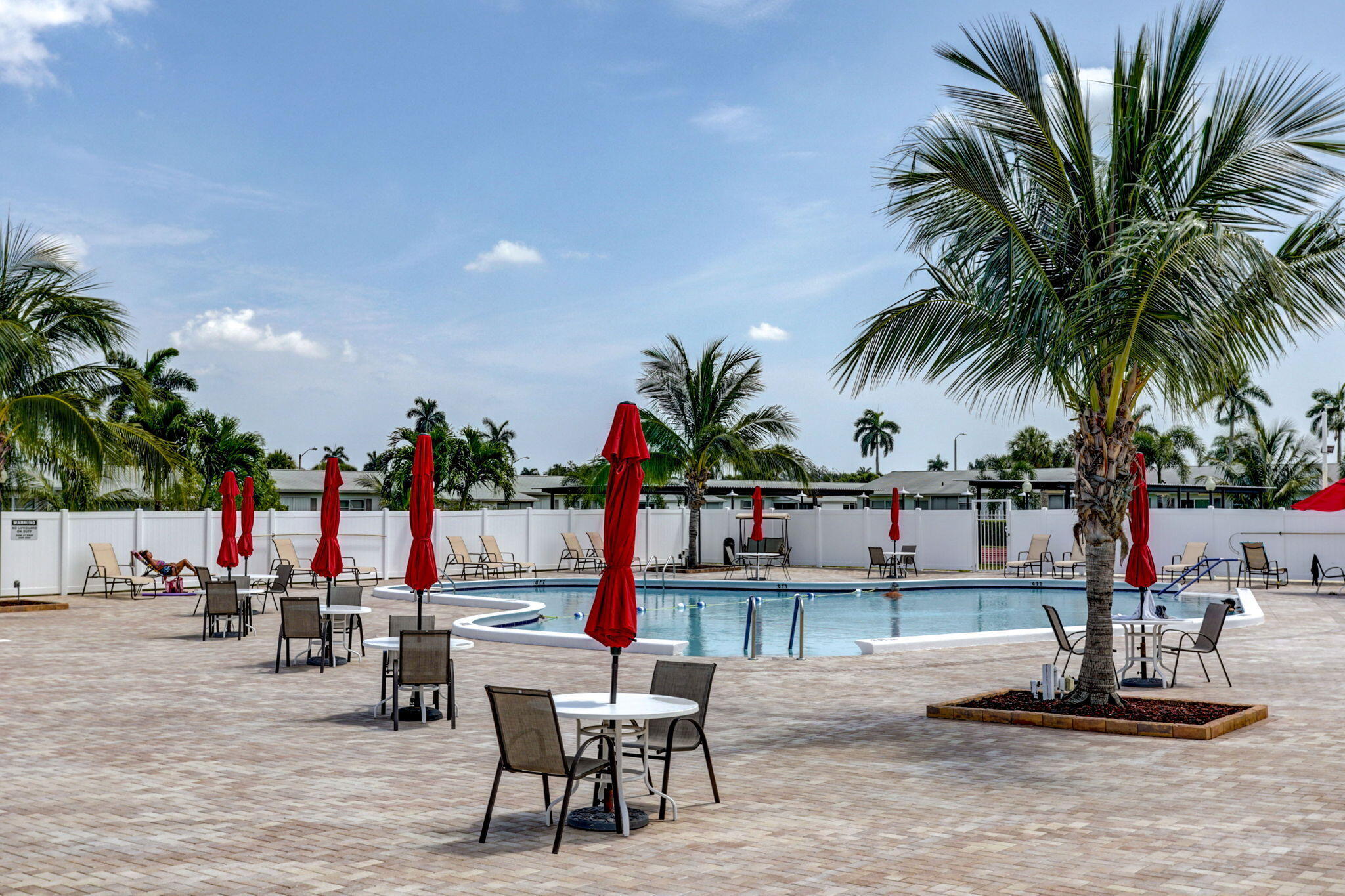 CRESTHAVEN VILLAS  NO 28 - Residential
