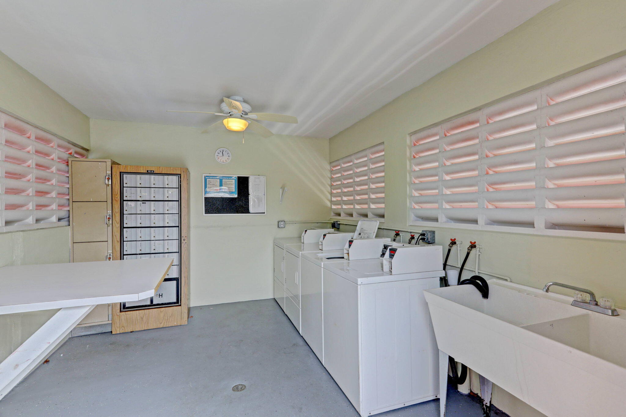 CRESTHAVEN VILLAS  NO 28 - Residential