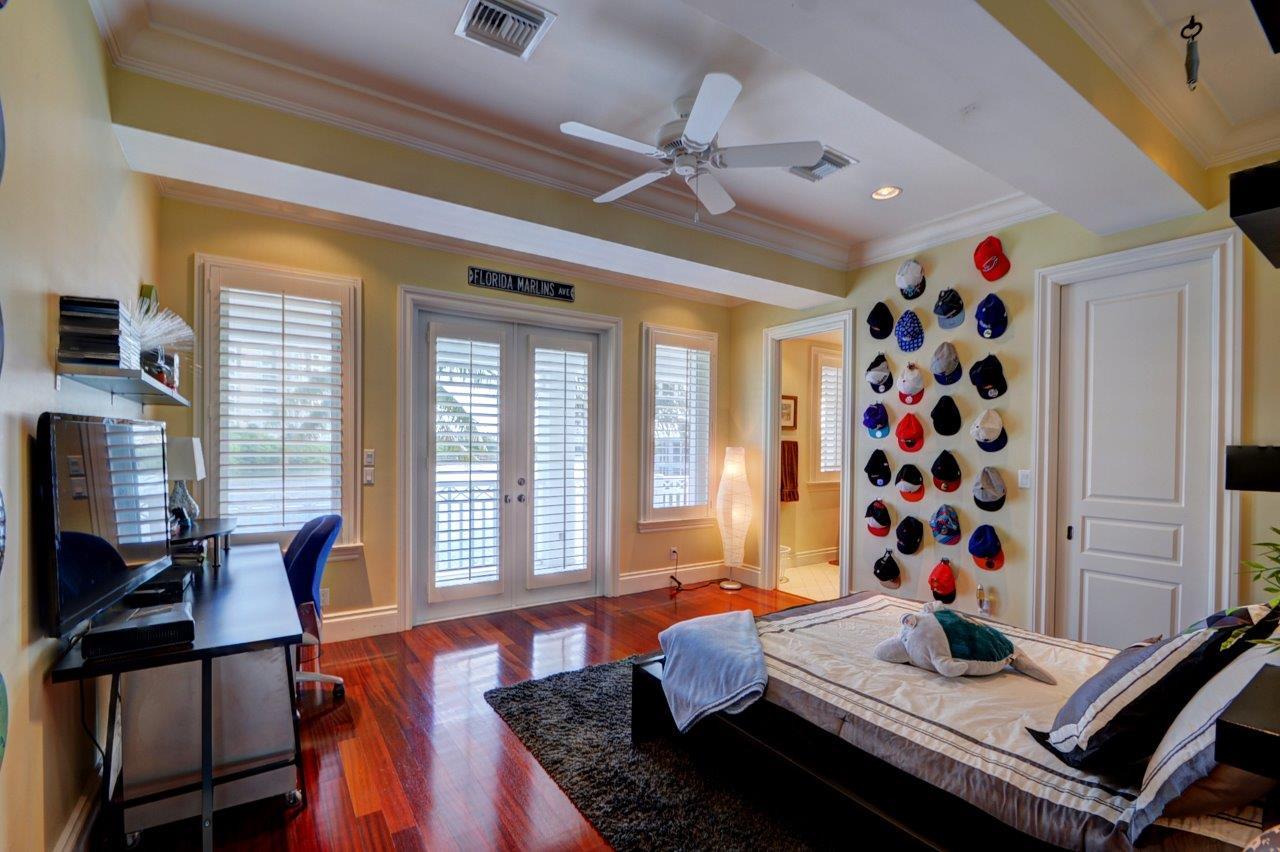 BOCA HARBOUR ISLAND - Residential
