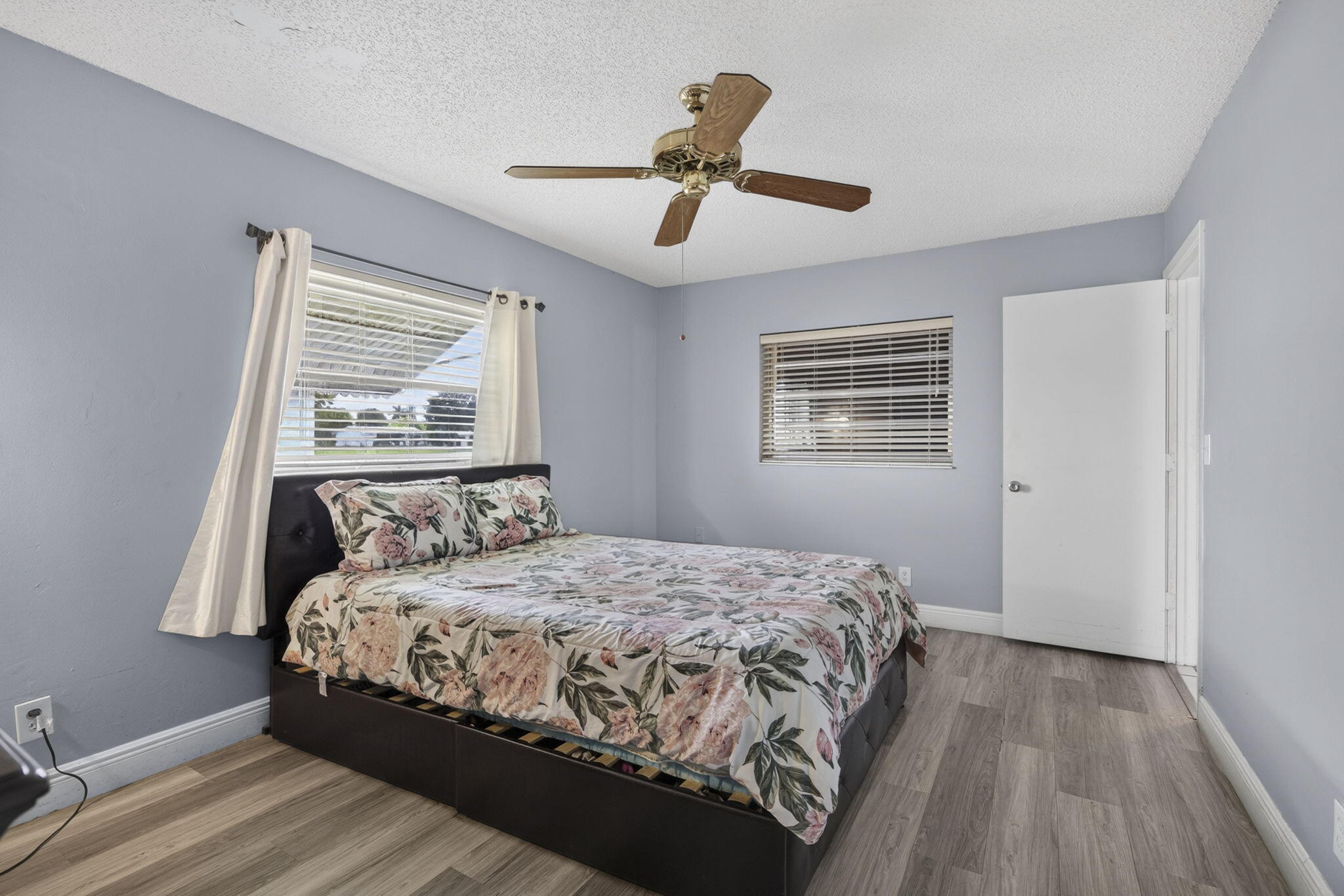 CYPRESS LAKES 4 - Residential