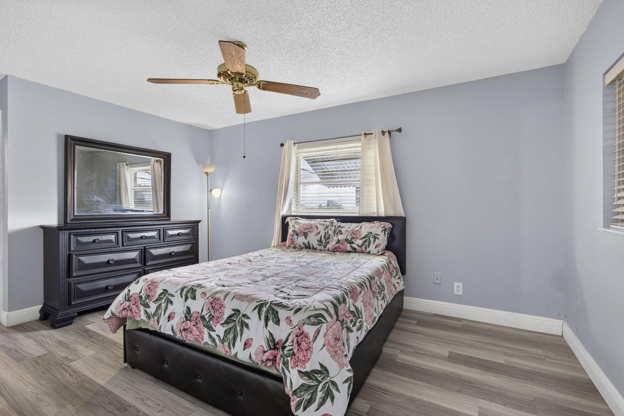 CYPRESS LAKES 4 - Residential