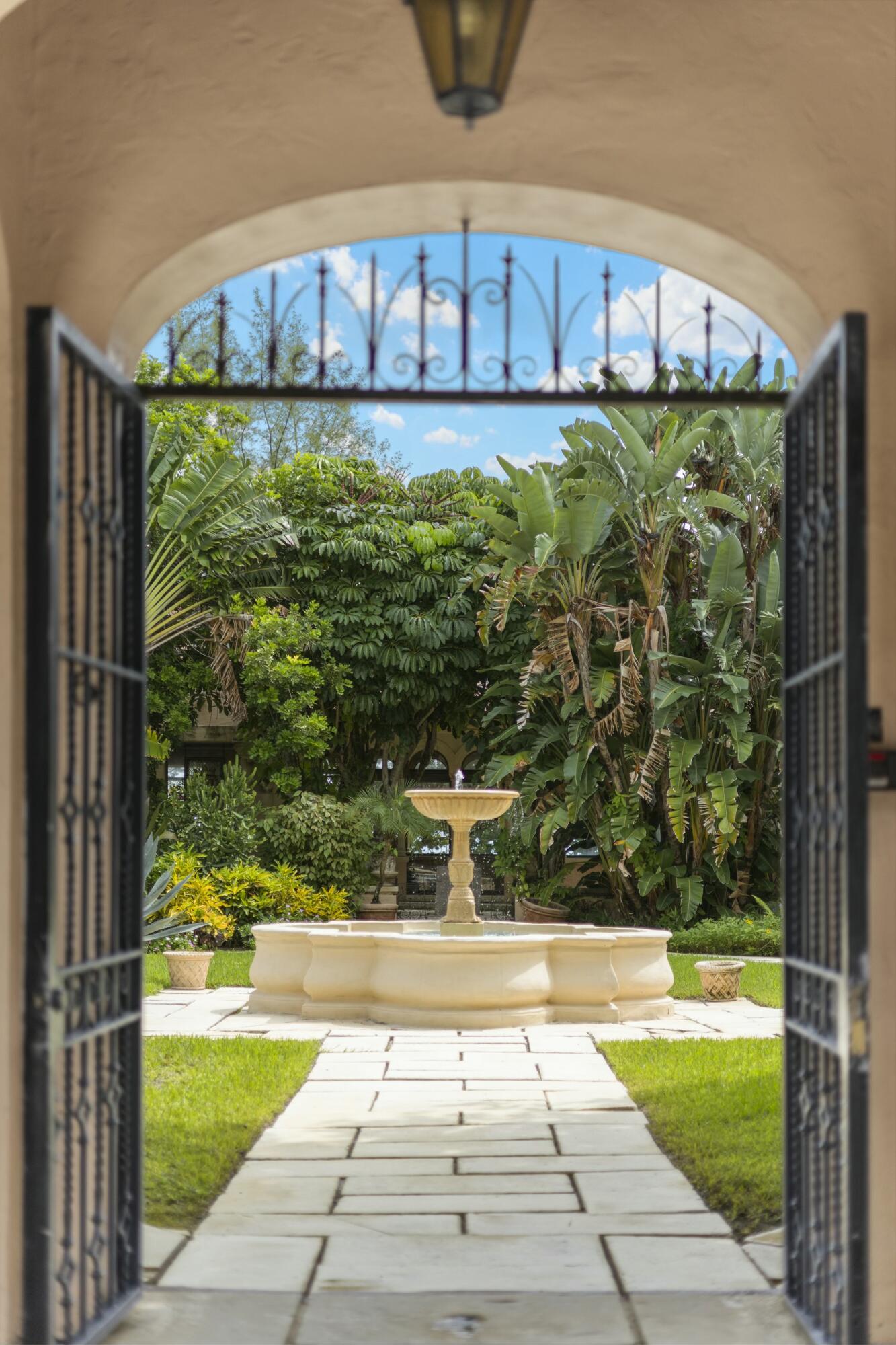 WARDEN HOUSE CONDO - Residential