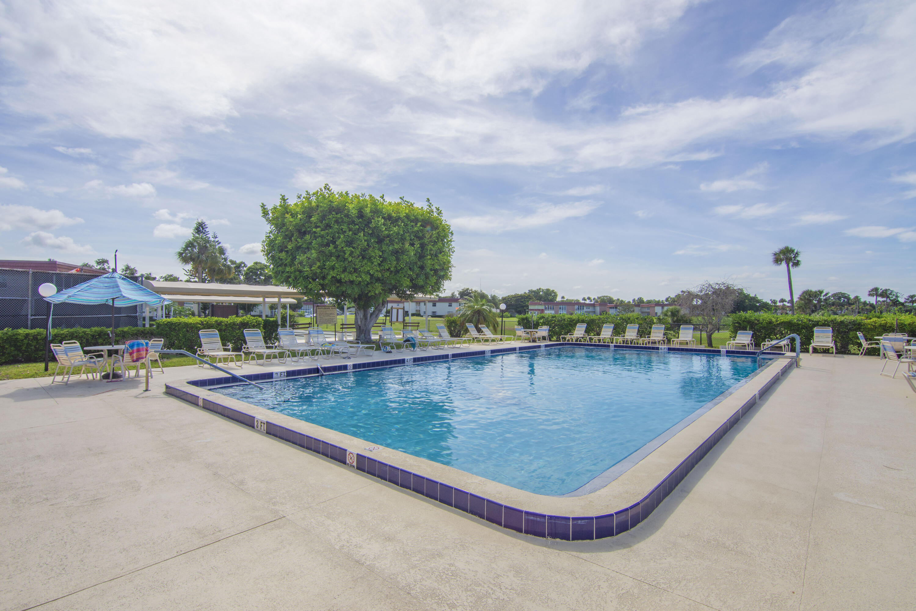 VISTA ROYALE PHASE IV BLDGS 83-111 - Residential