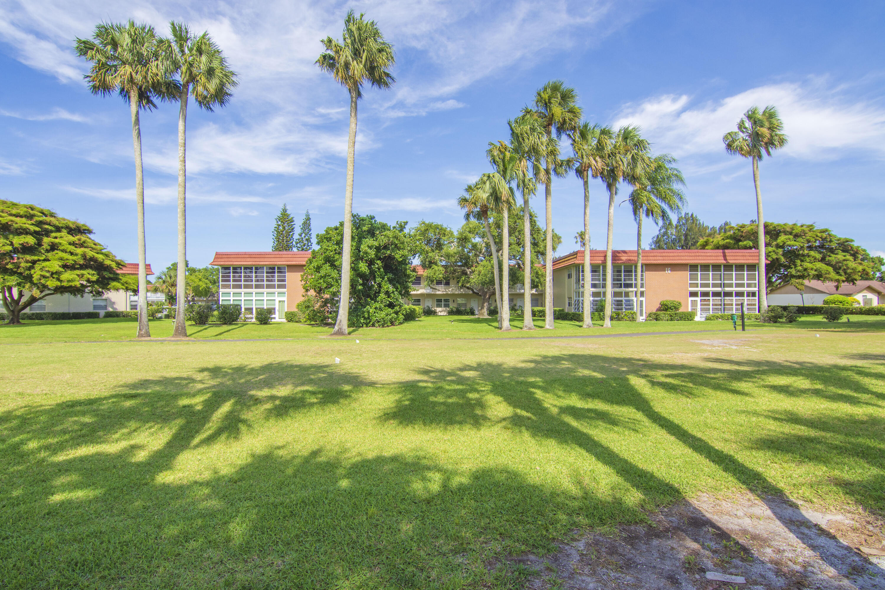 VISTA ROYALE PHASE IV BLDGS 83-111 - Residential