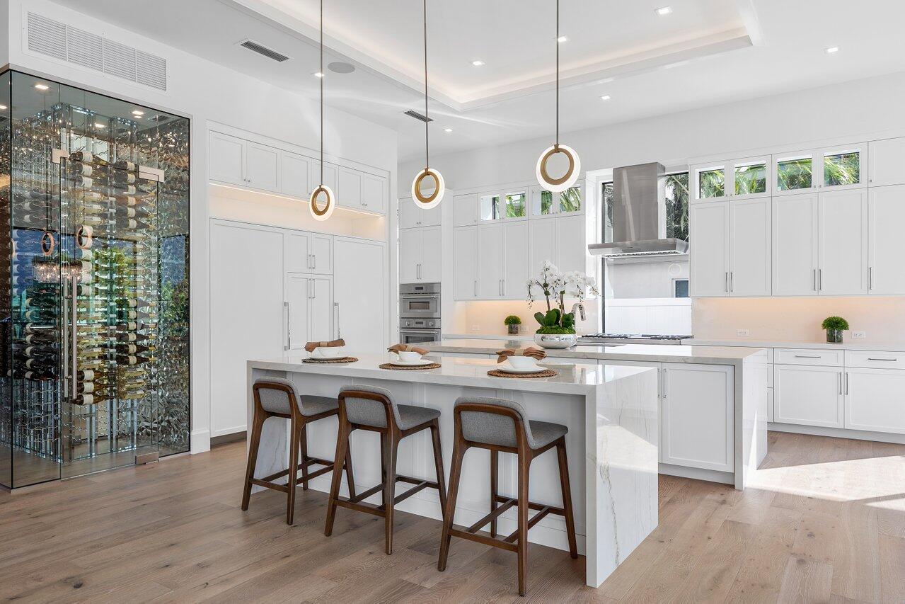 KINGS COURT - Residential