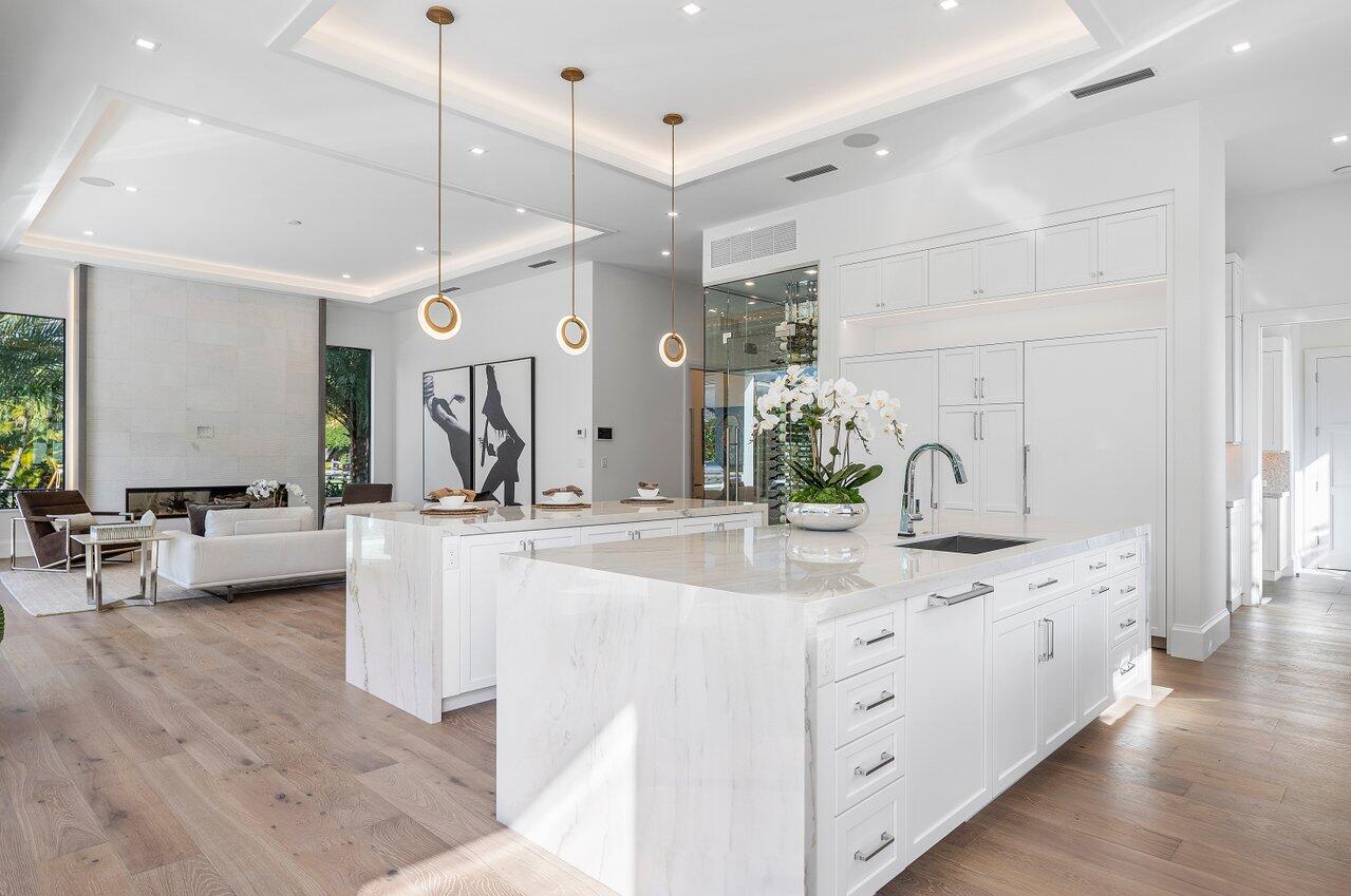 KINGS COURT - Residential