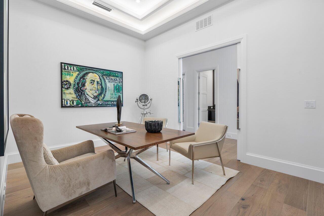 KINGS COURT - Residential