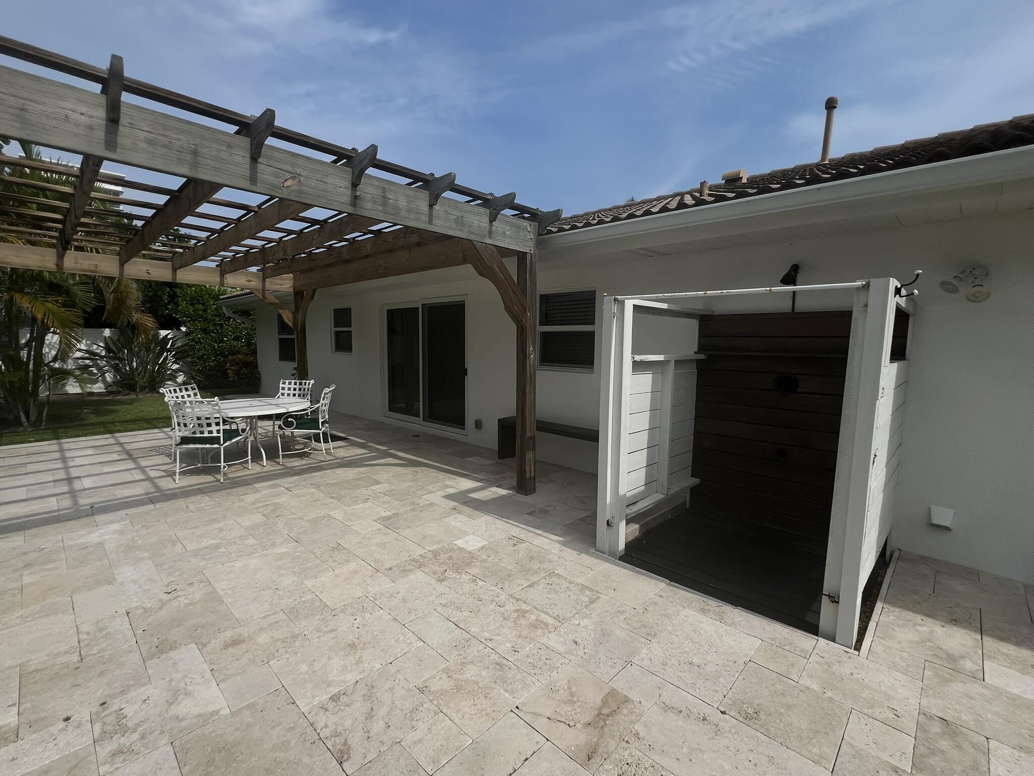YACHT HARBOR MANOR - Residential Lease