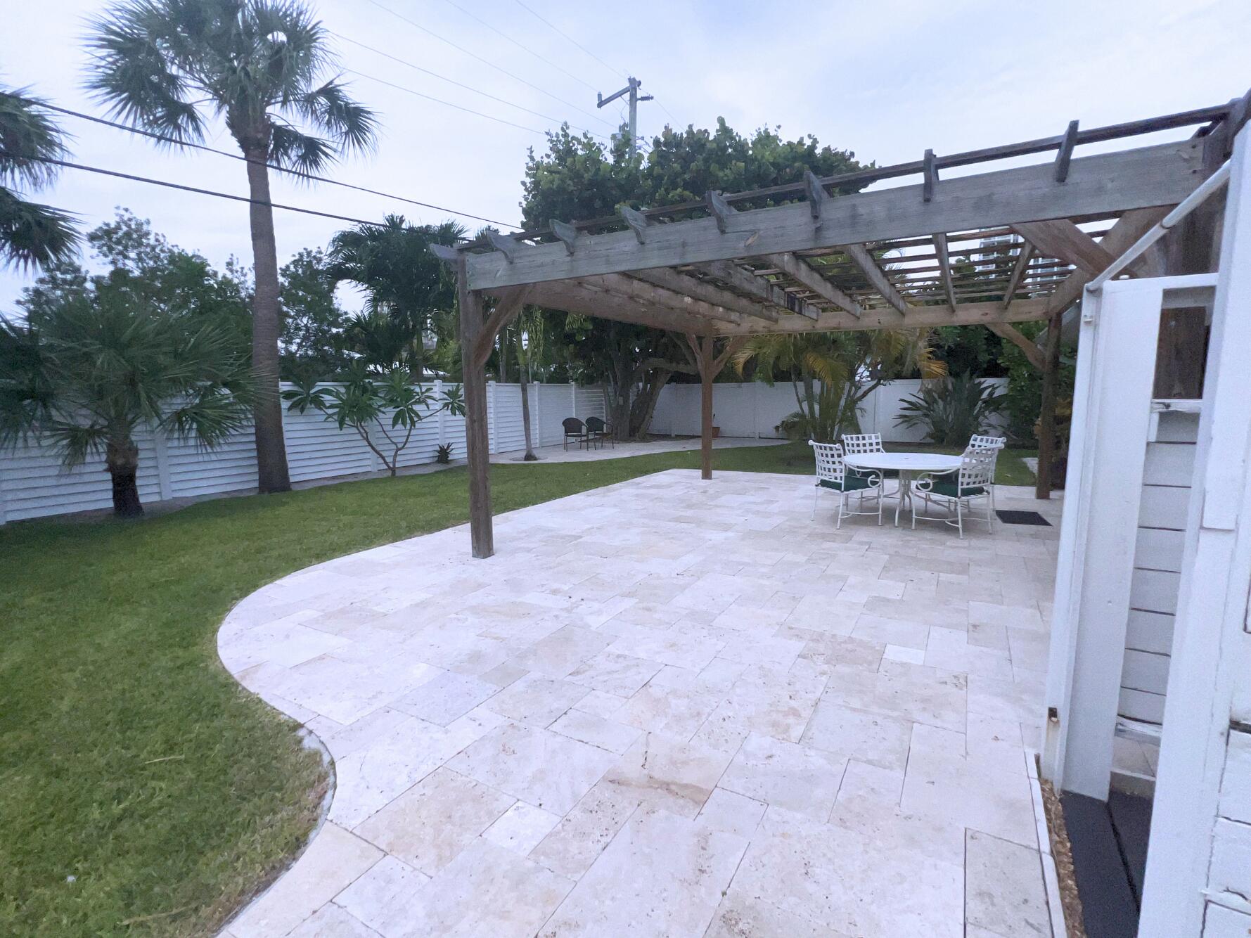 YACHT HARBOR MANOR - Residential Lease