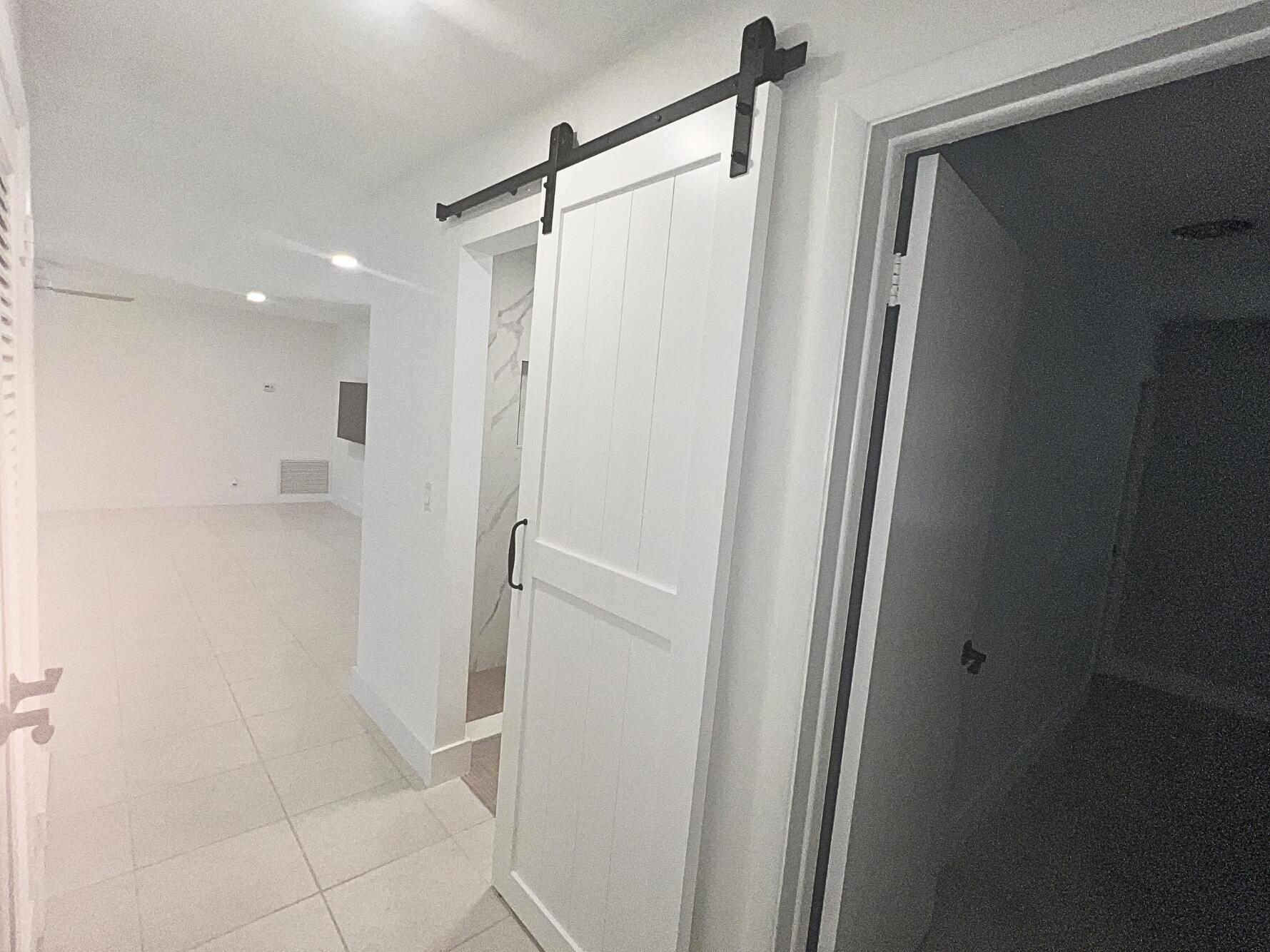 YACHT HARBOR MANOR - Residential Lease