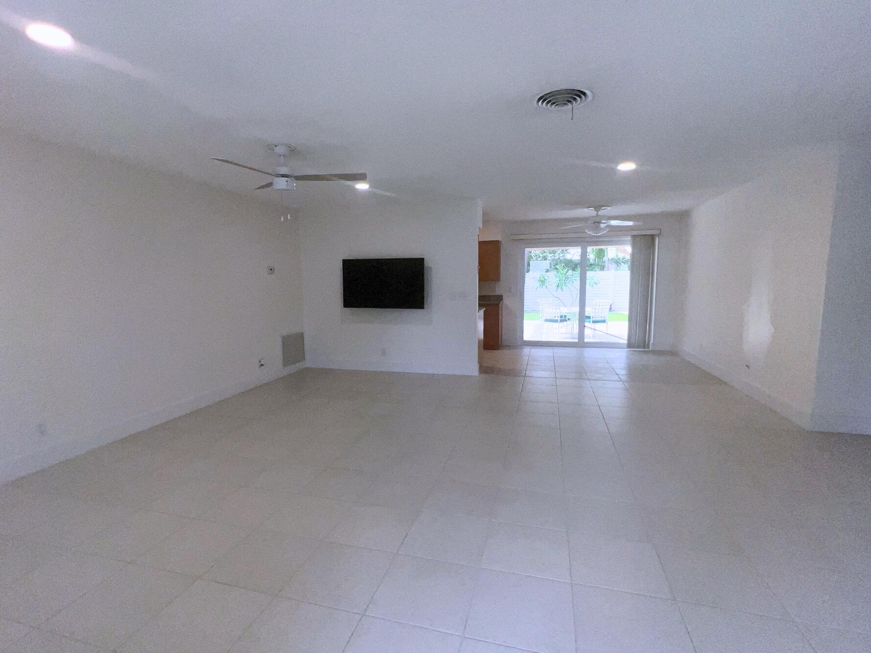 YACHT HARBOR MANOR - Residential Lease