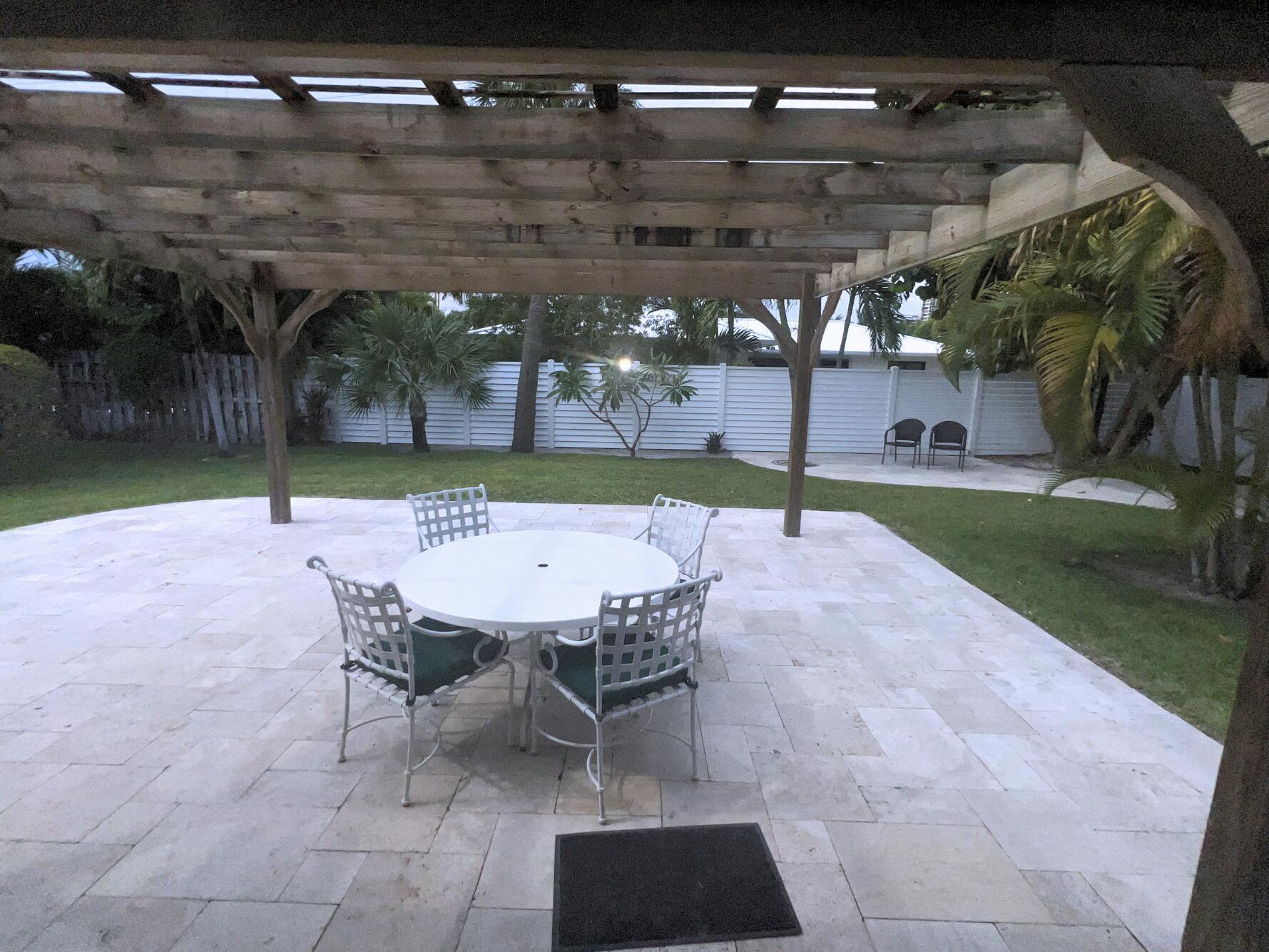 YACHT HARBOR MANOR - Residential Lease