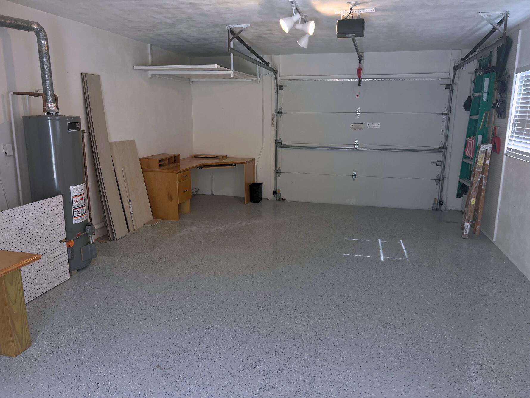 YACHT HARBOR MANOR - Residential Lease