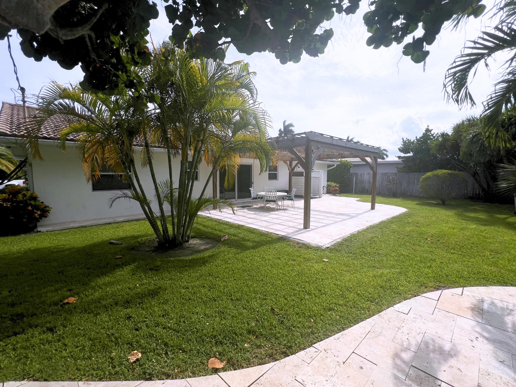 YACHT HARBOR MANOR - Residential Lease