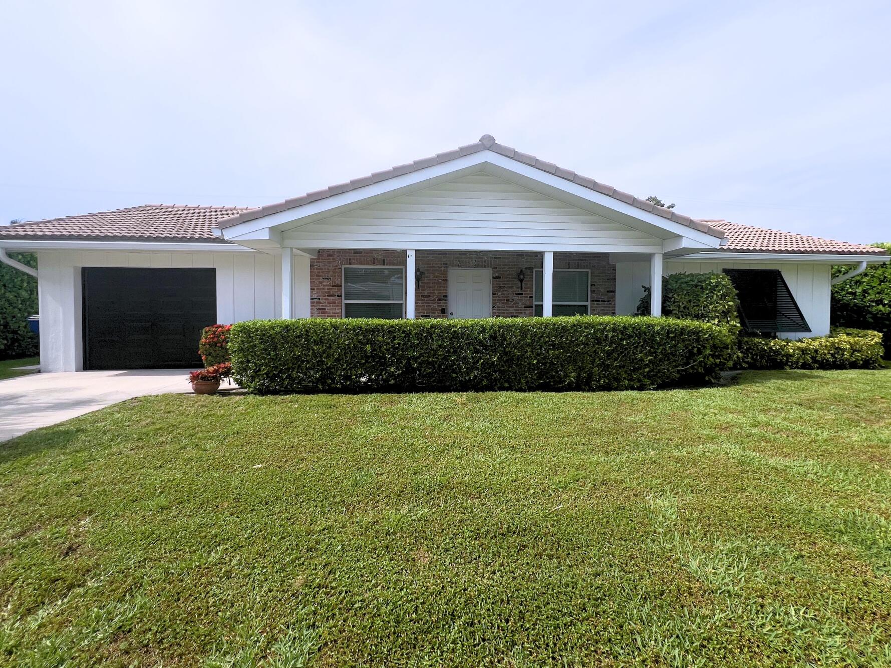 YACHT HARBOR MANOR - Residential Lease