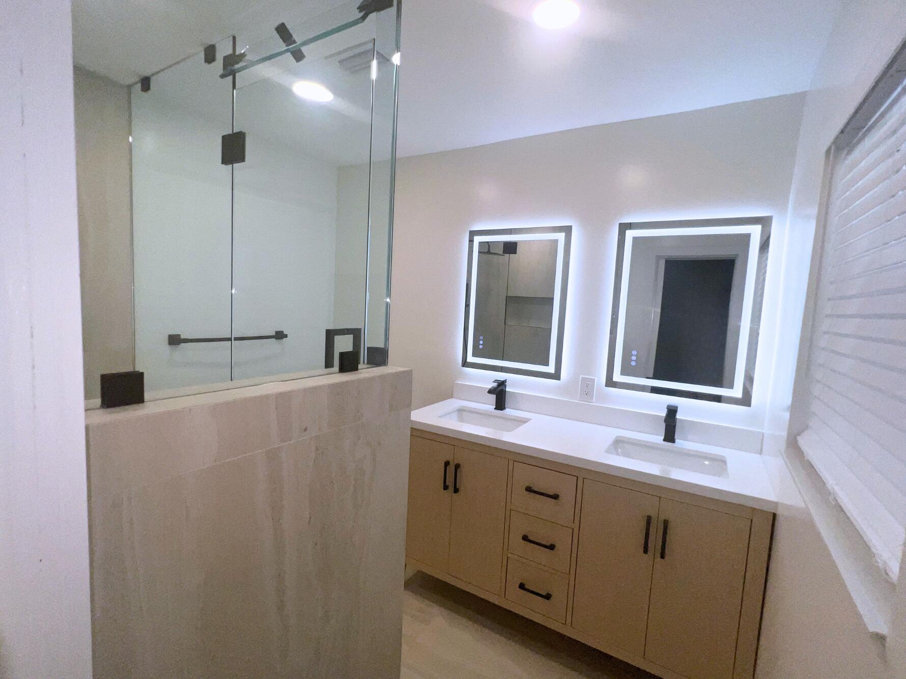 YACHT HARBOR MANOR - Residential Lease