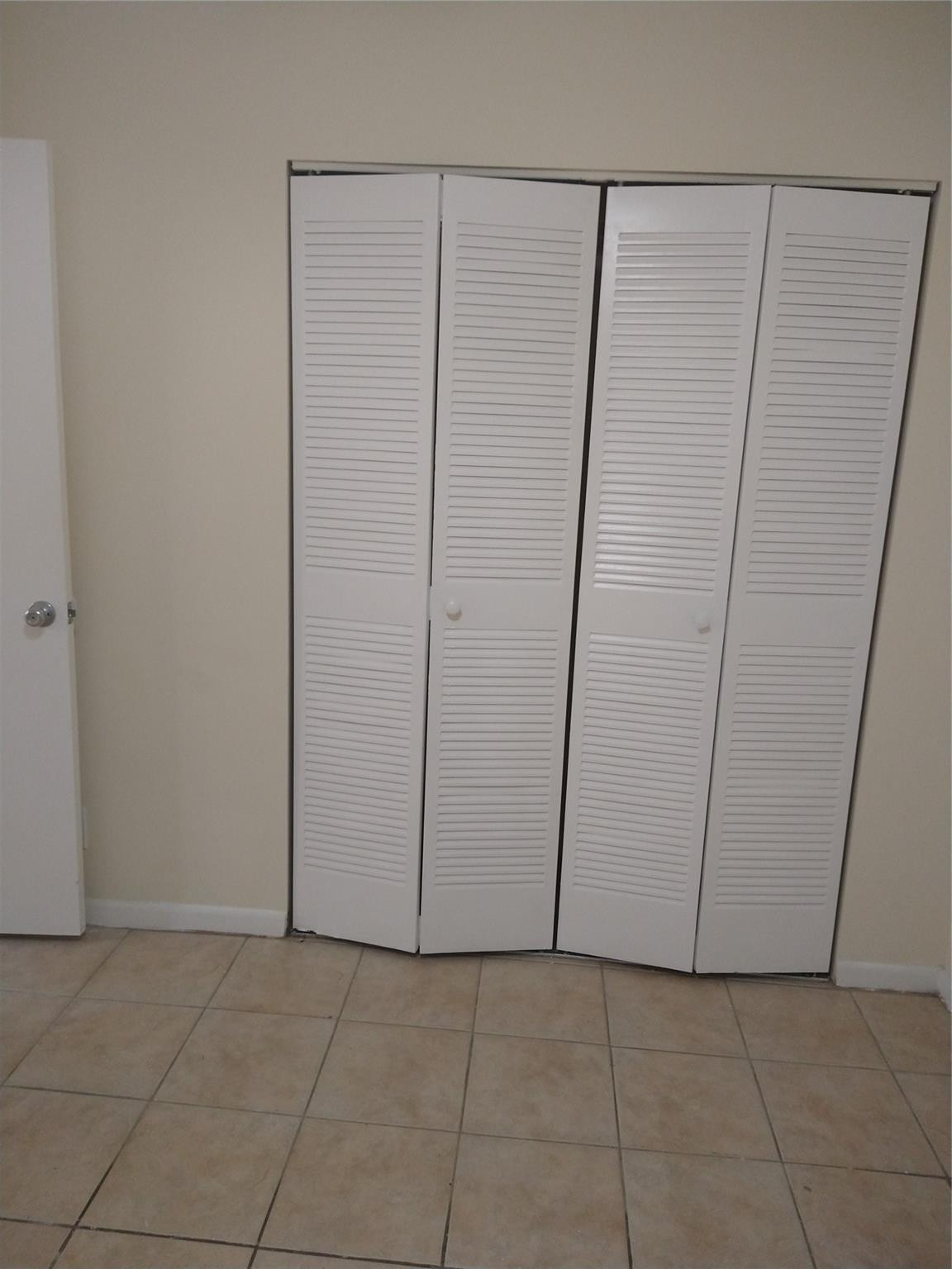 PALM VILLAGE CONDO - Residential Lease