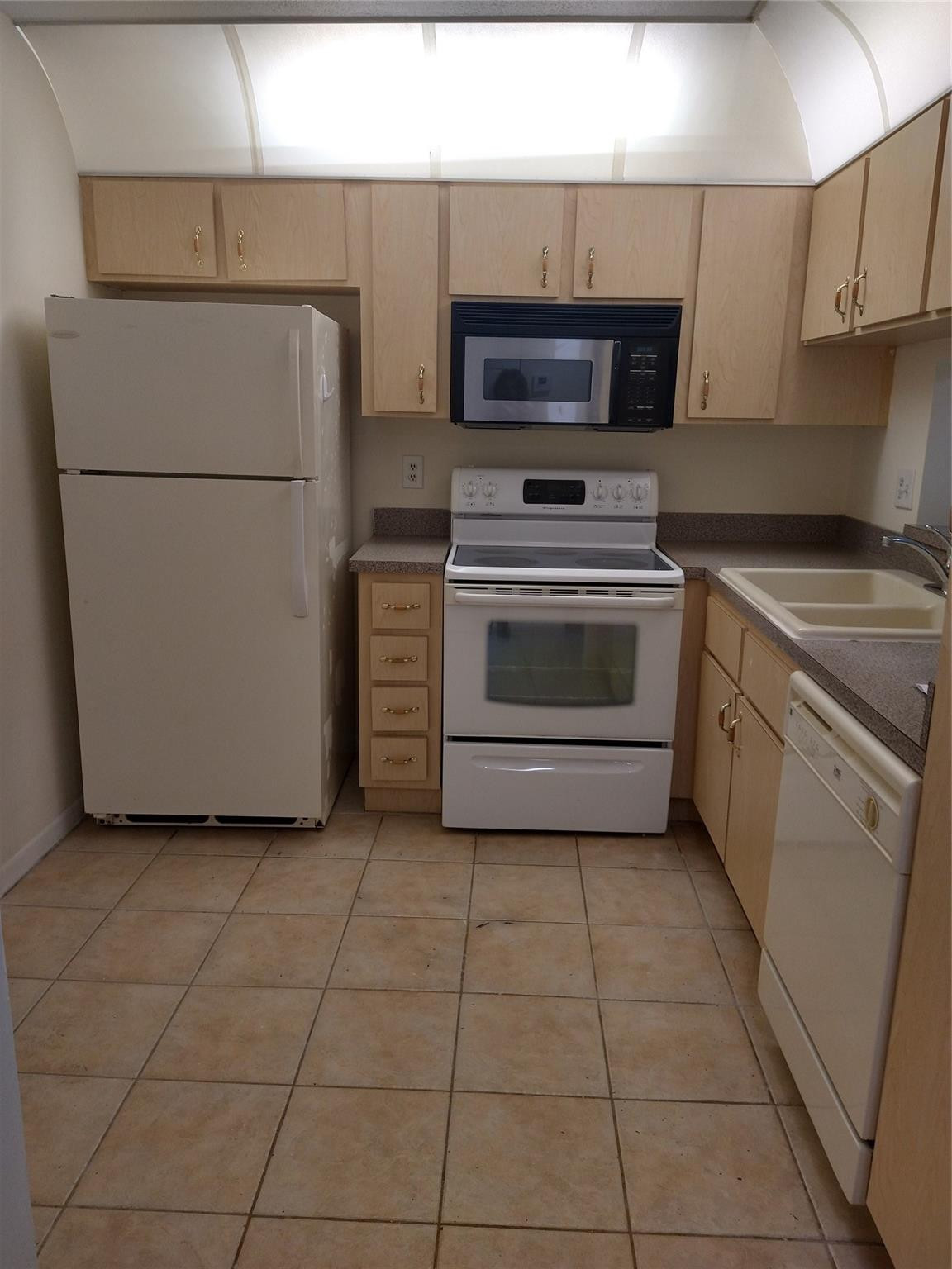 PALM VILLAGE CONDO - Residential Lease