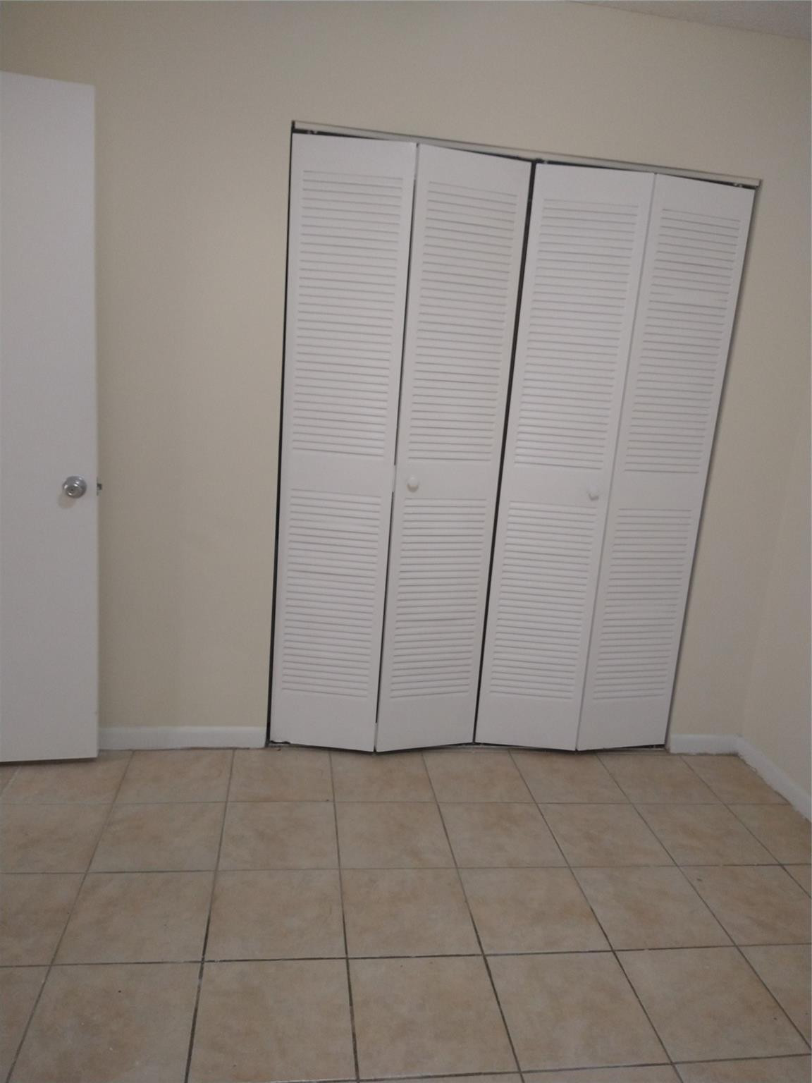 PALM VILLAGE CONDO - Residential Lease