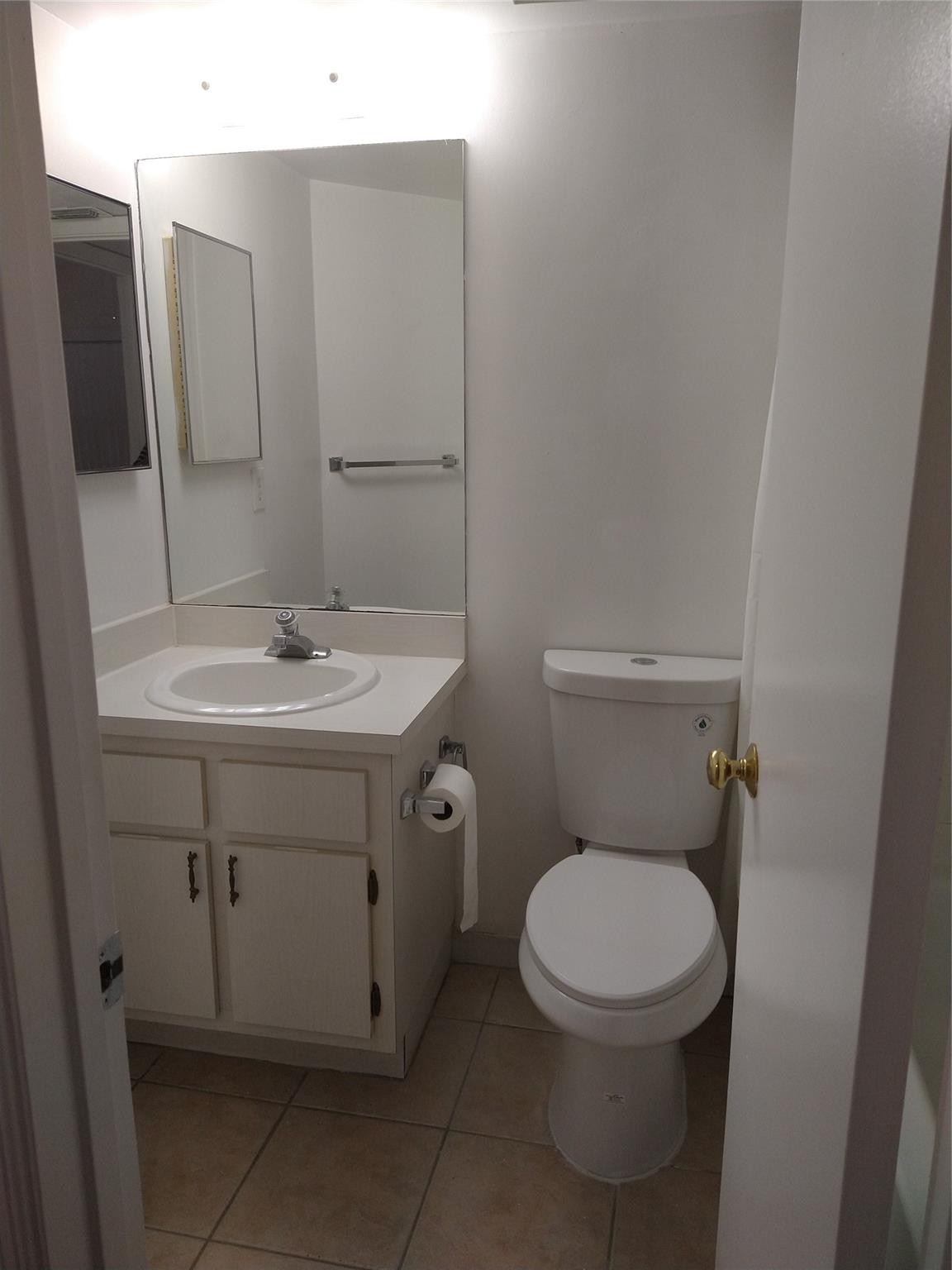 PALM VILLAGE CONDO - Residential Lease