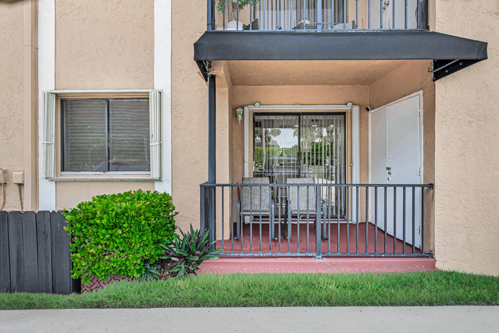 LAURELS AT SHERWOOD CONDO - Residential Lease