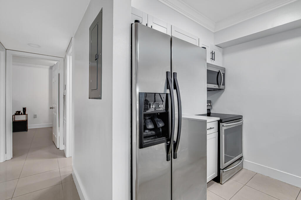LAURELS AT SHERWOOD CONDO - Residential Lease
